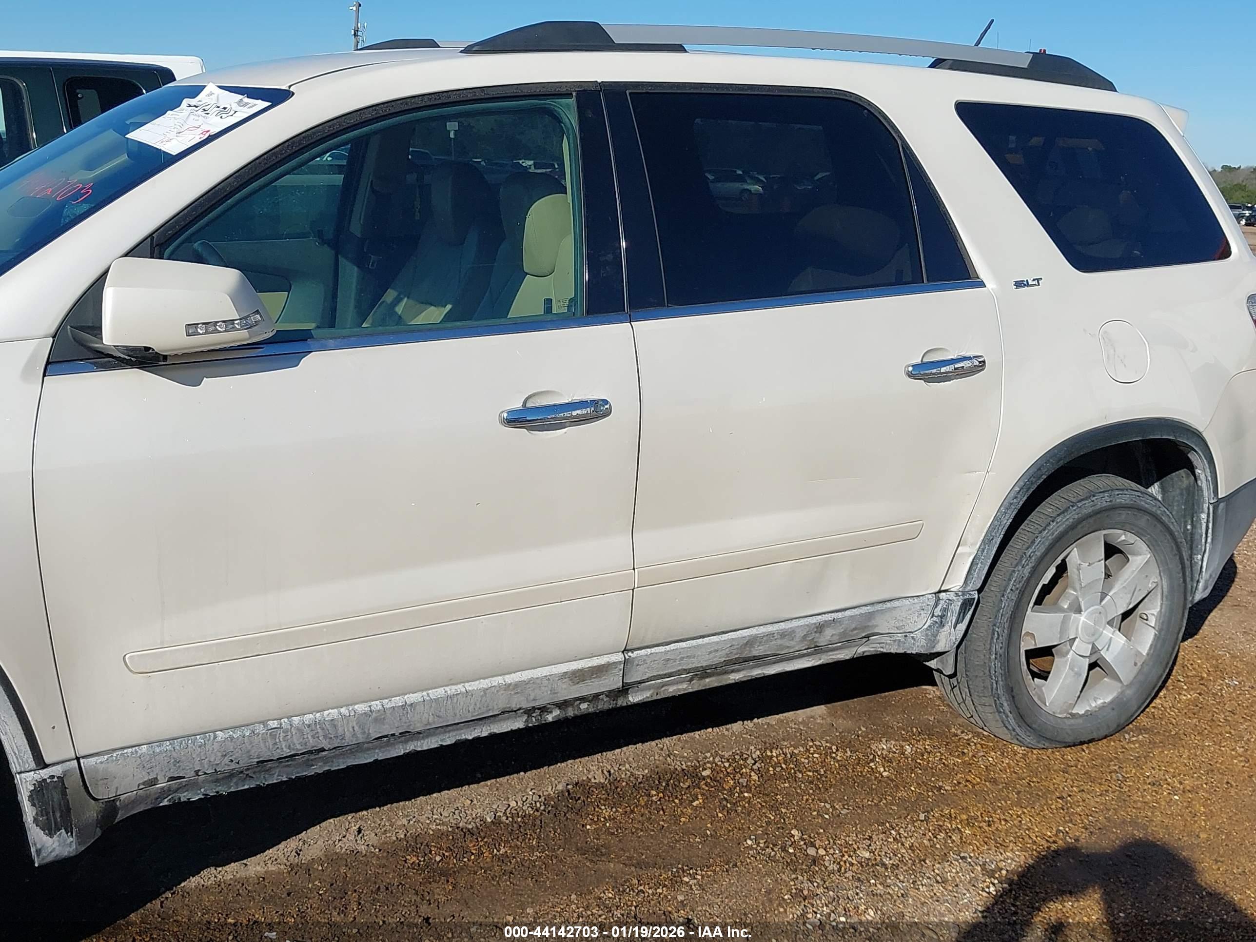 GMC ACADIA image 6