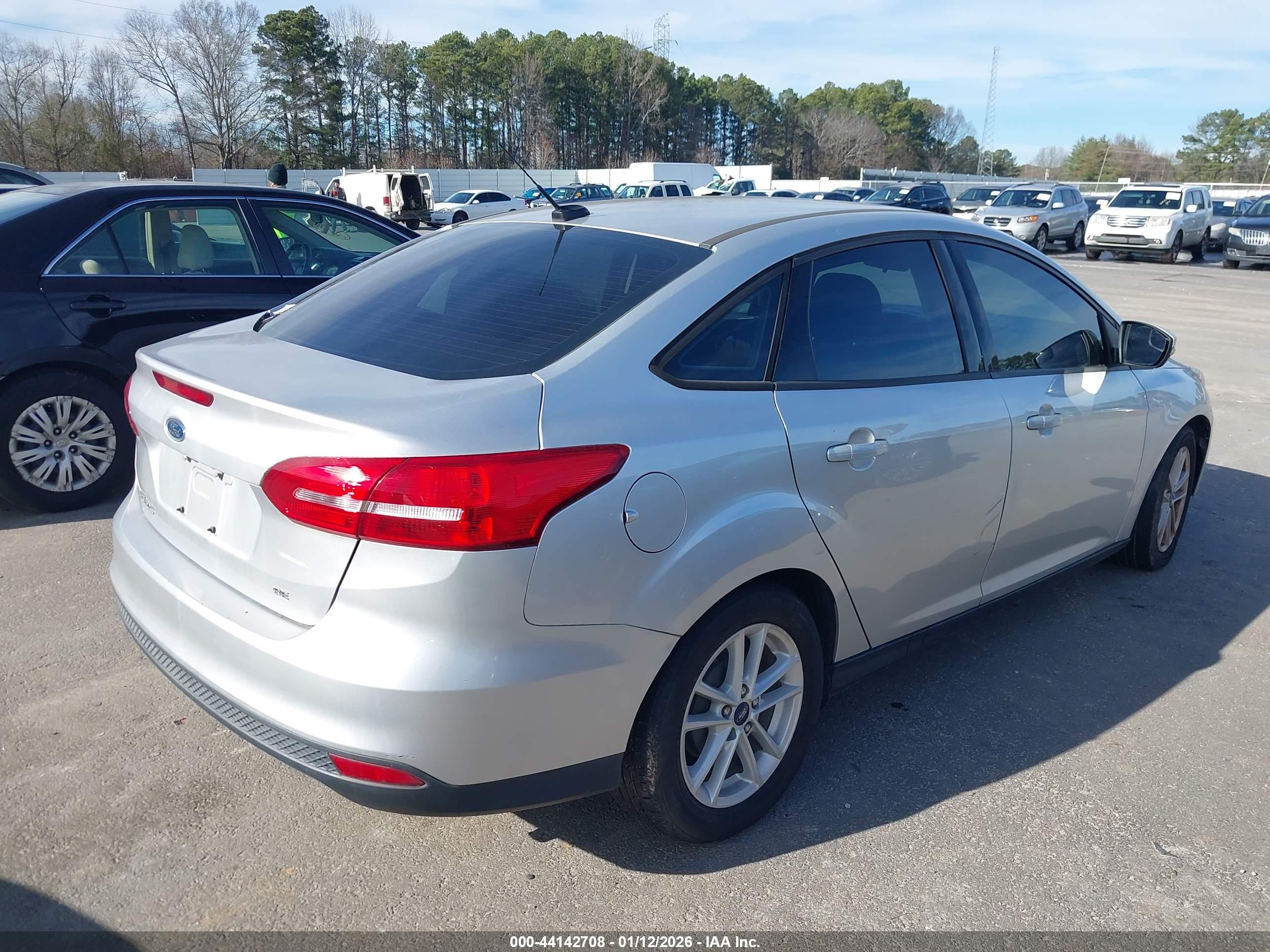 FORD FOCUS image 4