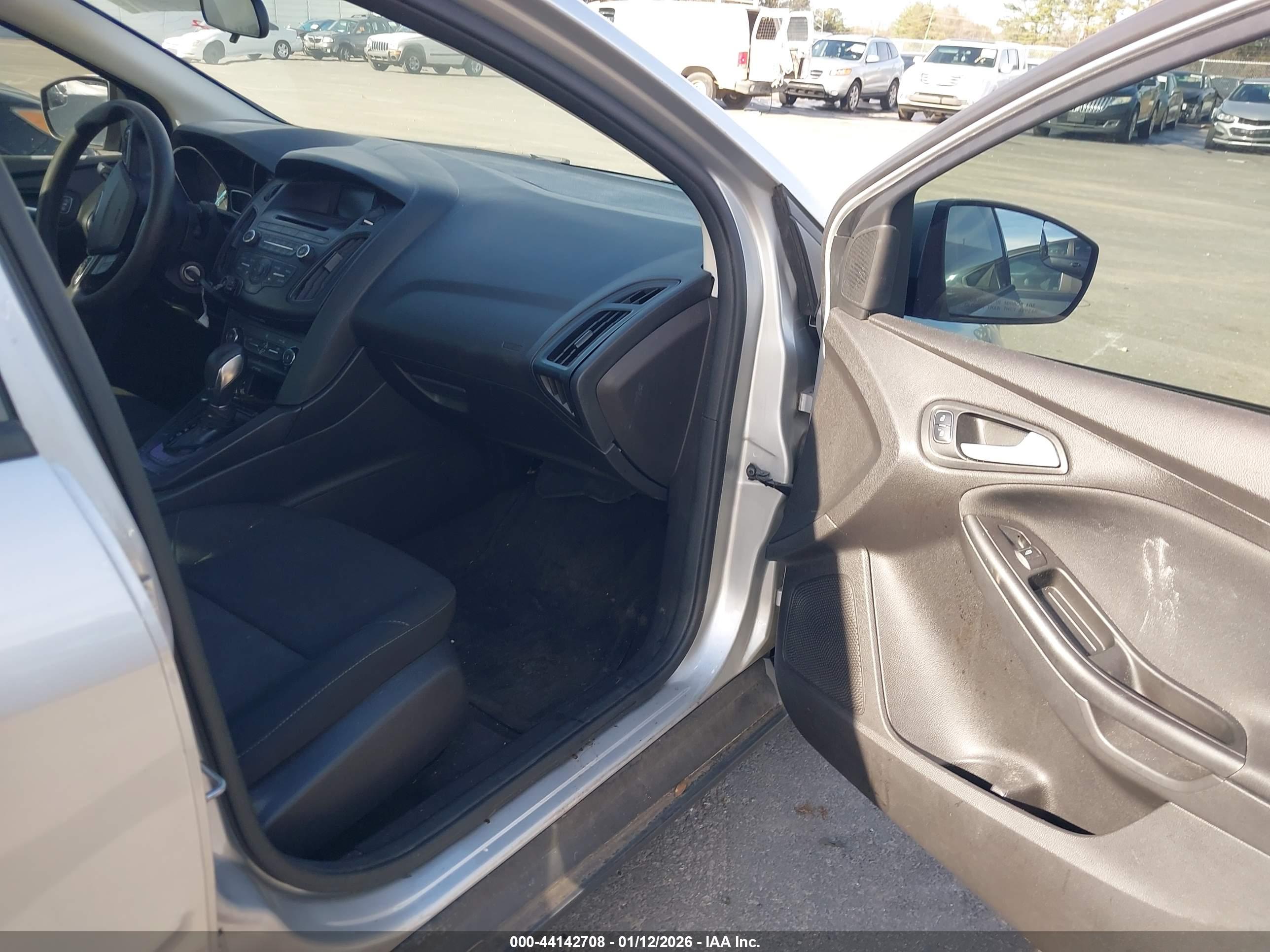 FORD FOCUS image 5