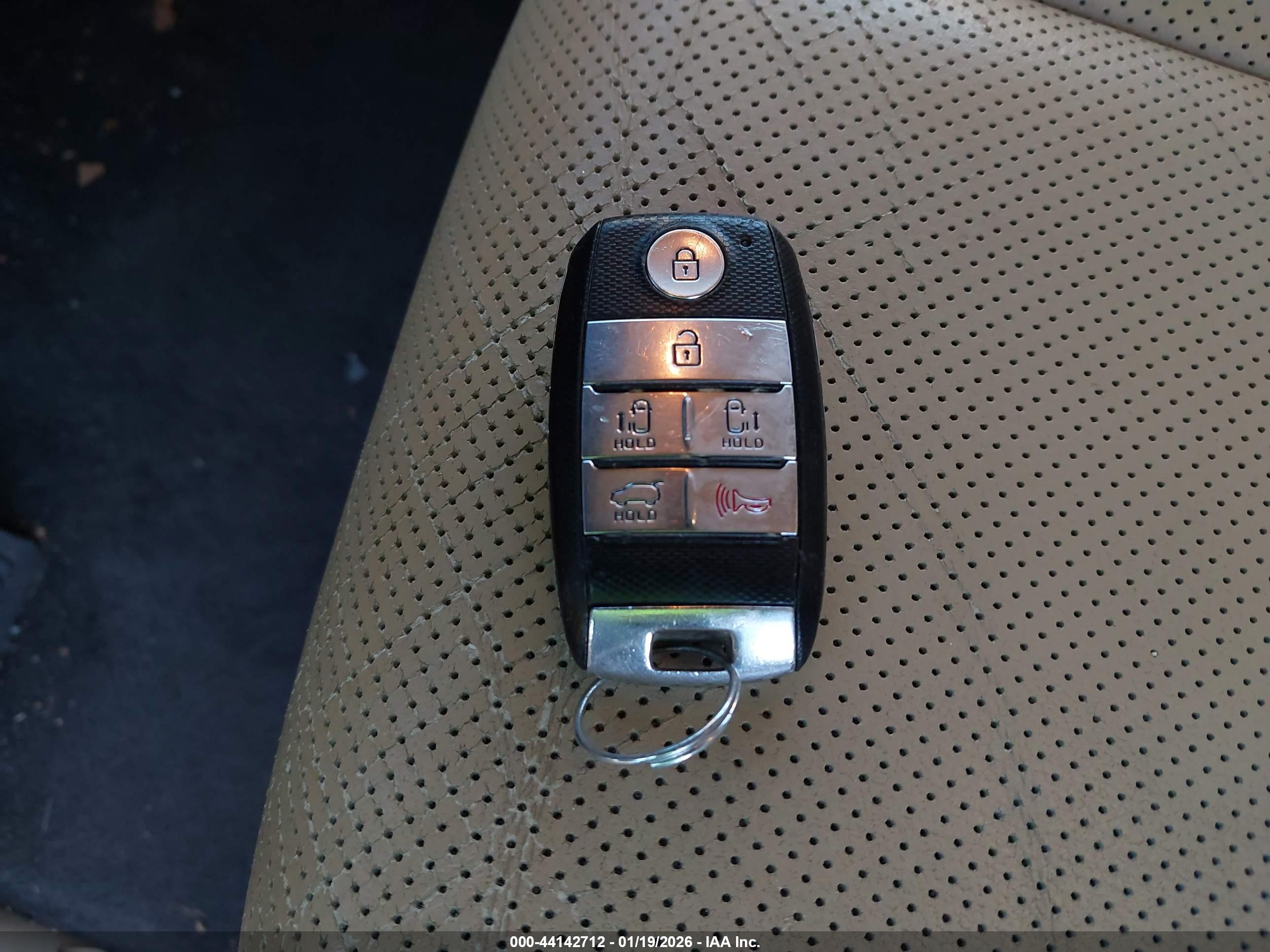 KIA SEDONA image 11