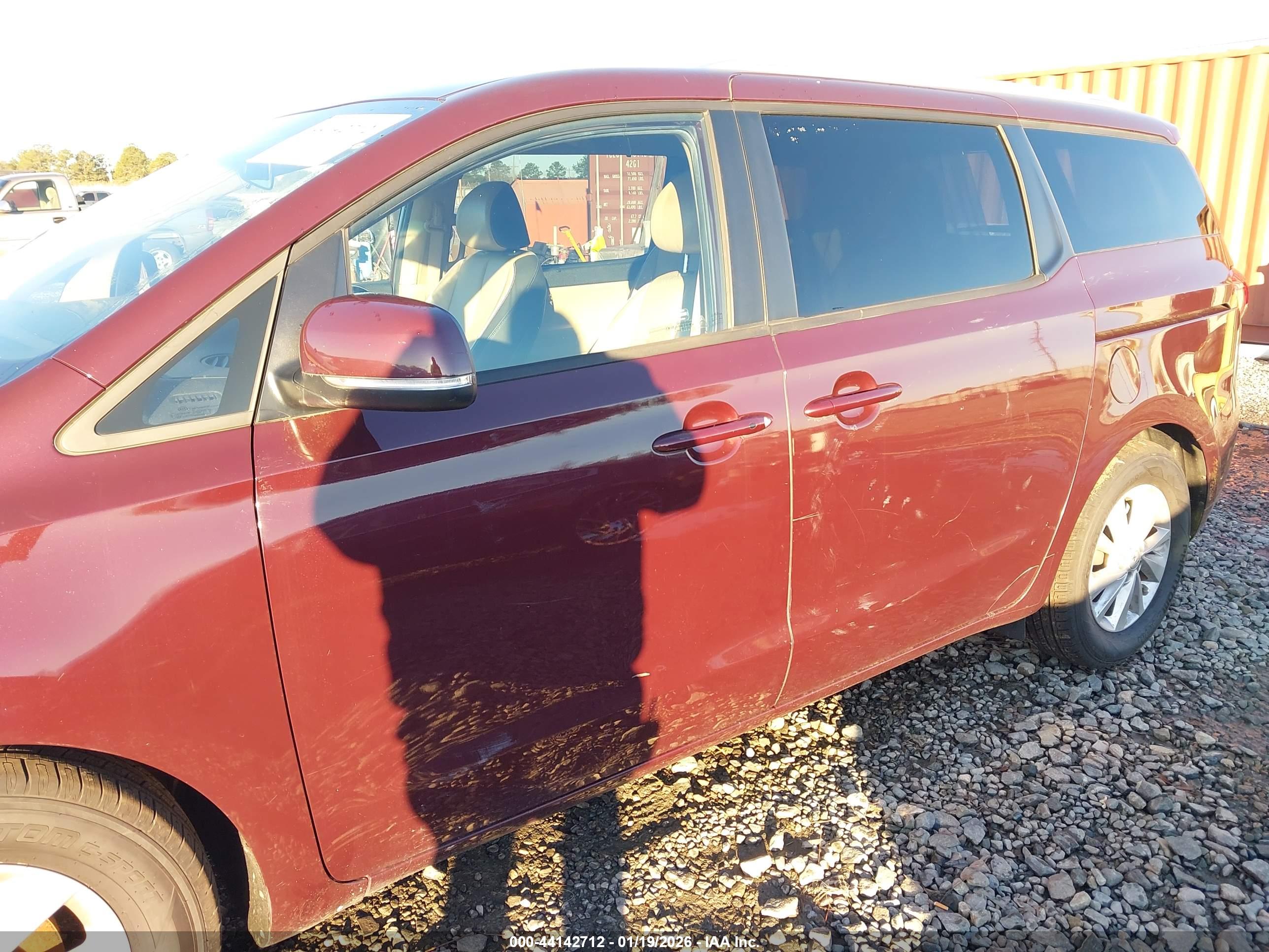 KIA SEDONA image 6