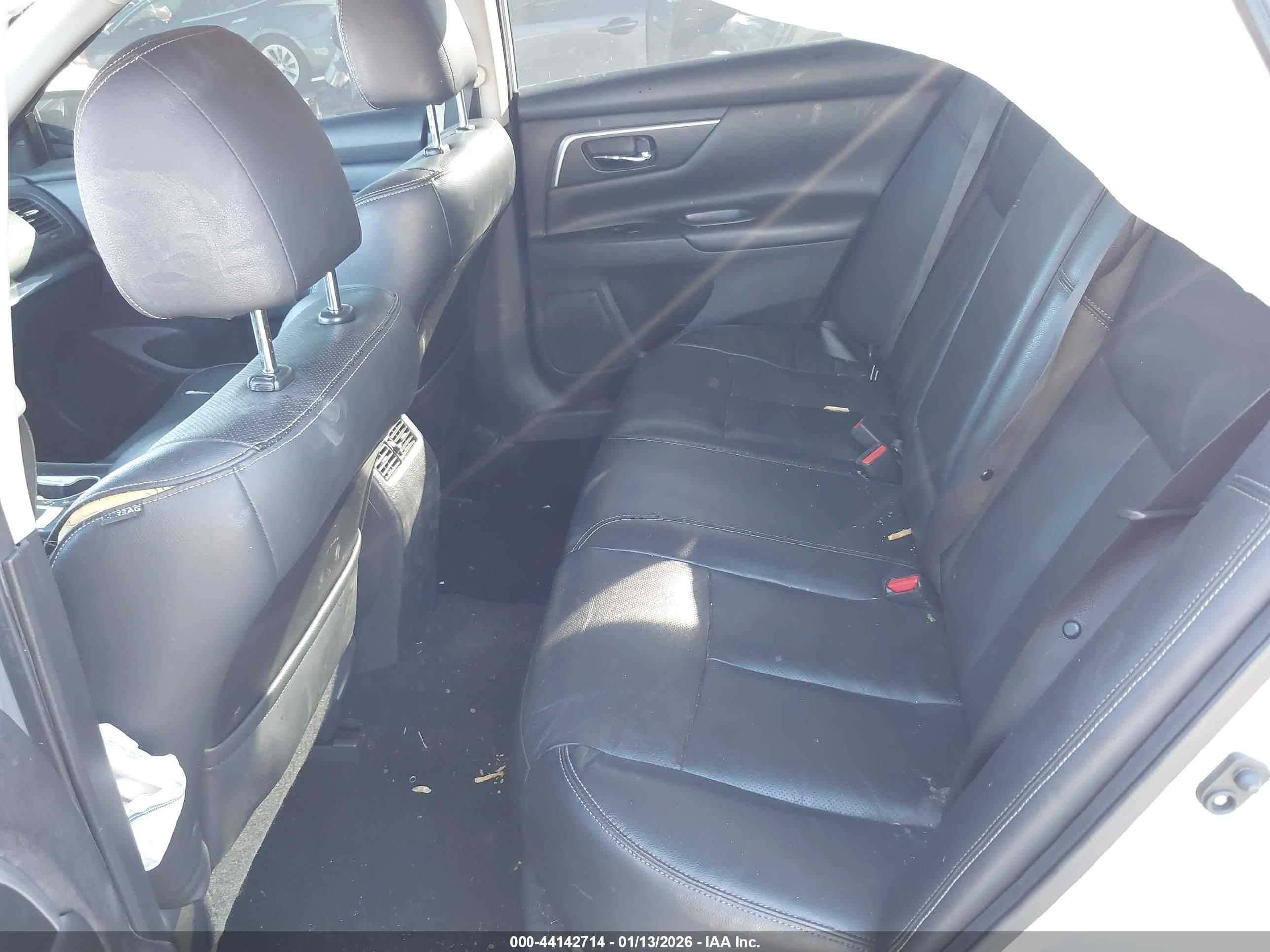 NISSAN ALTIMA image 8