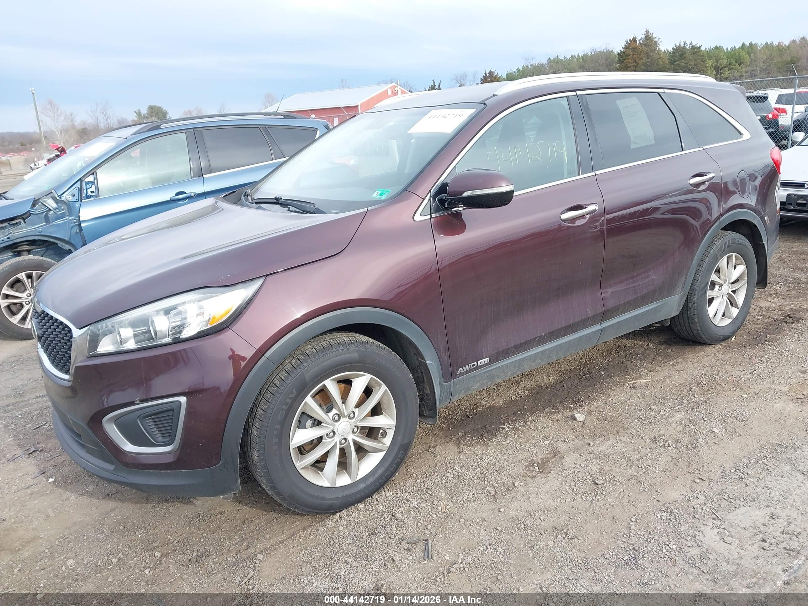 KIA SORENTO image 2