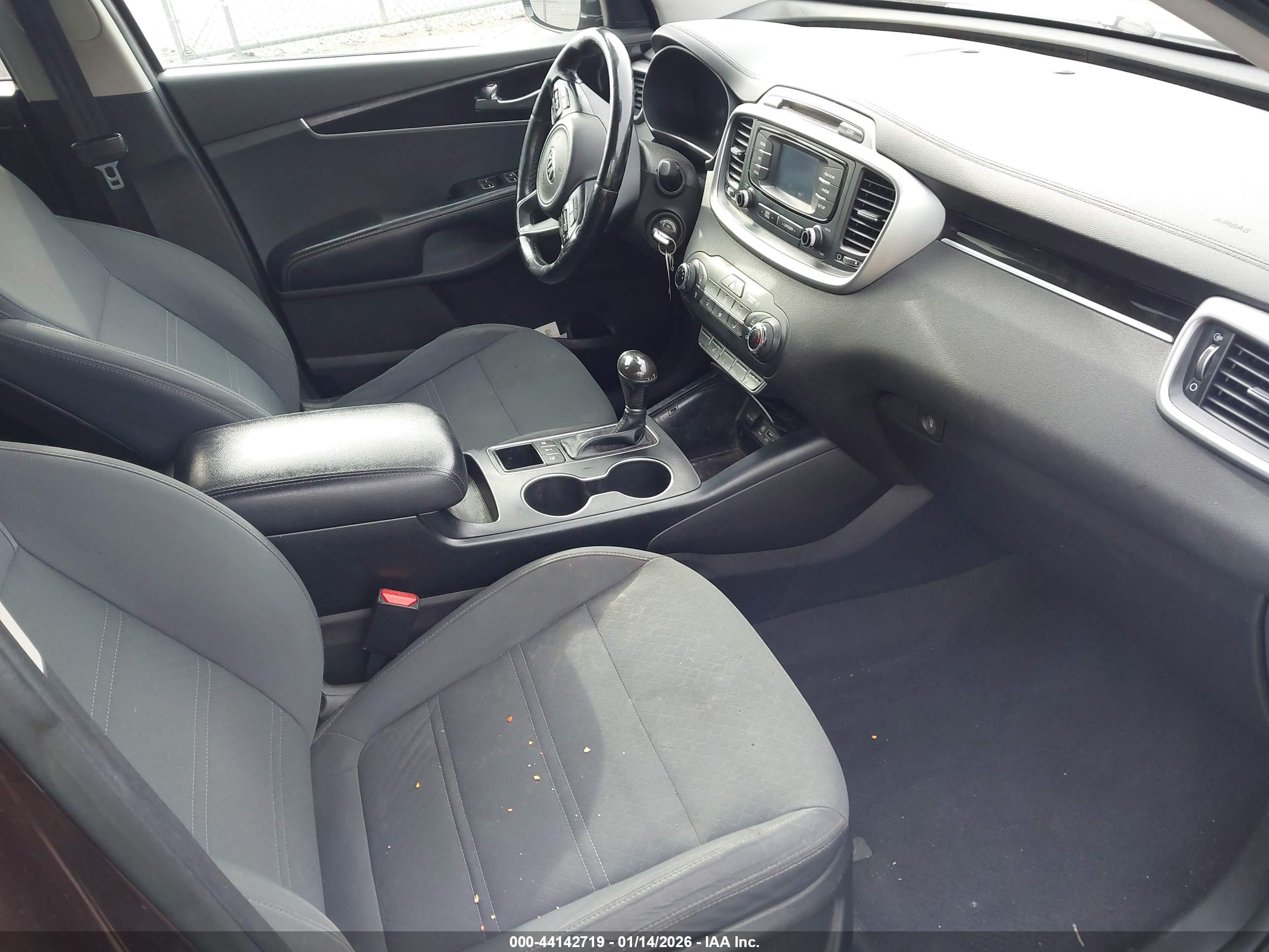 KIA SORENTO image 5