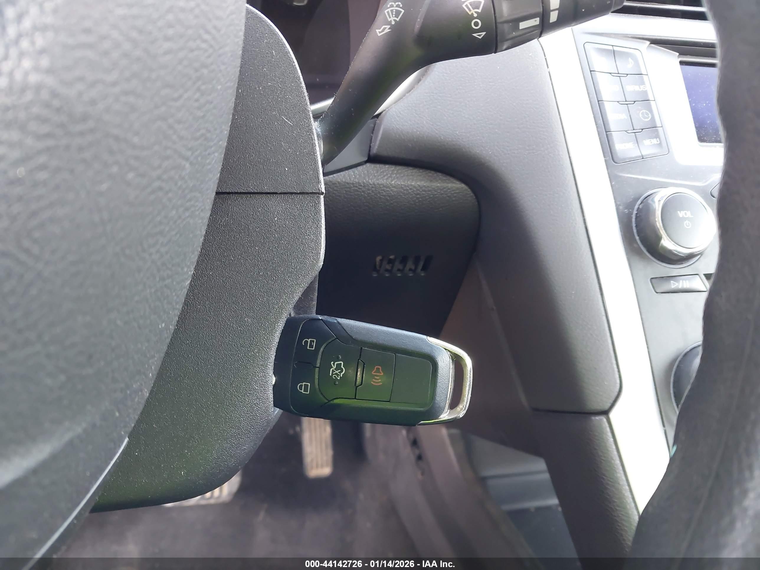 FORD FUSION image 11