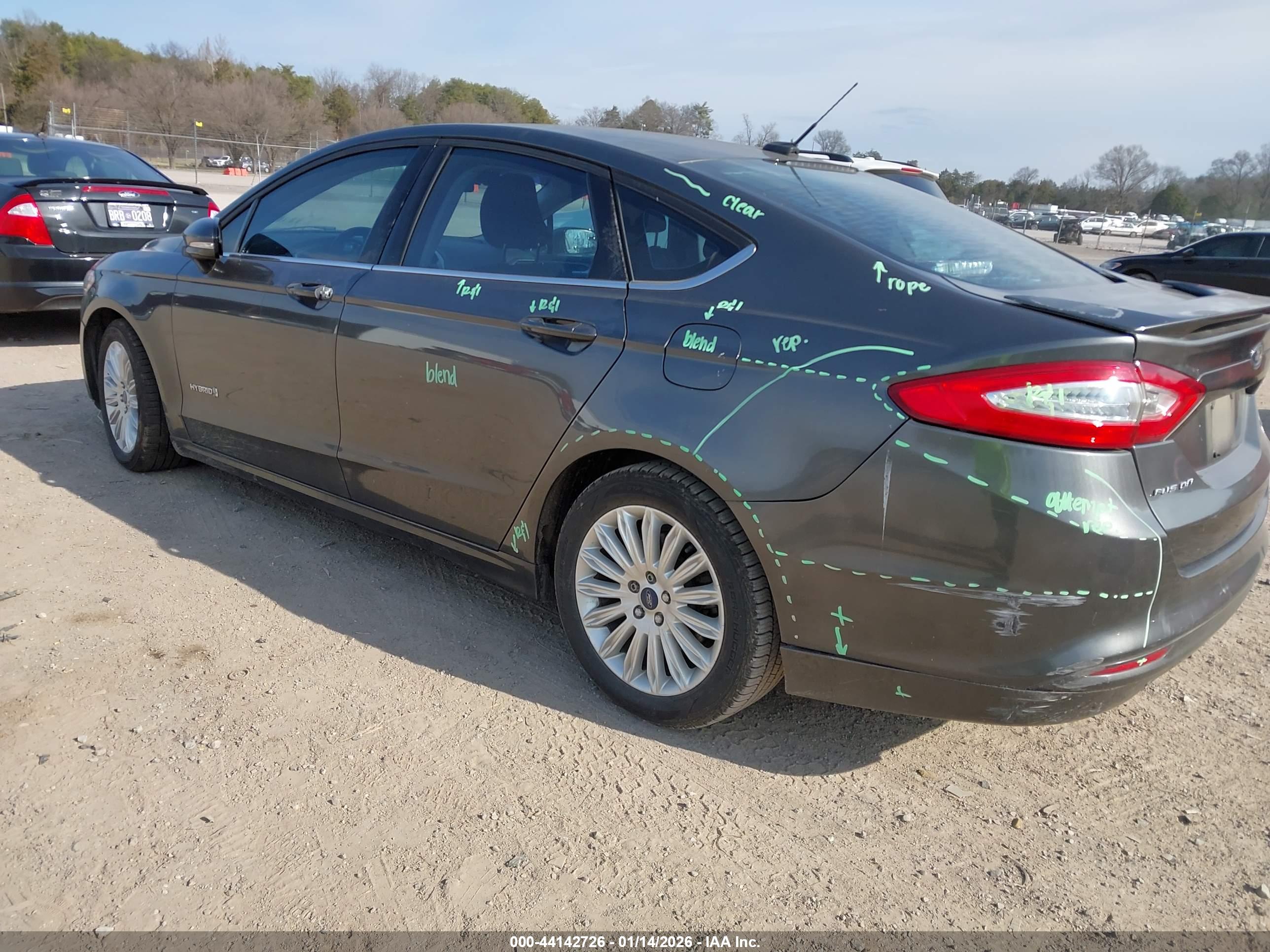 FORD FUSION image 3