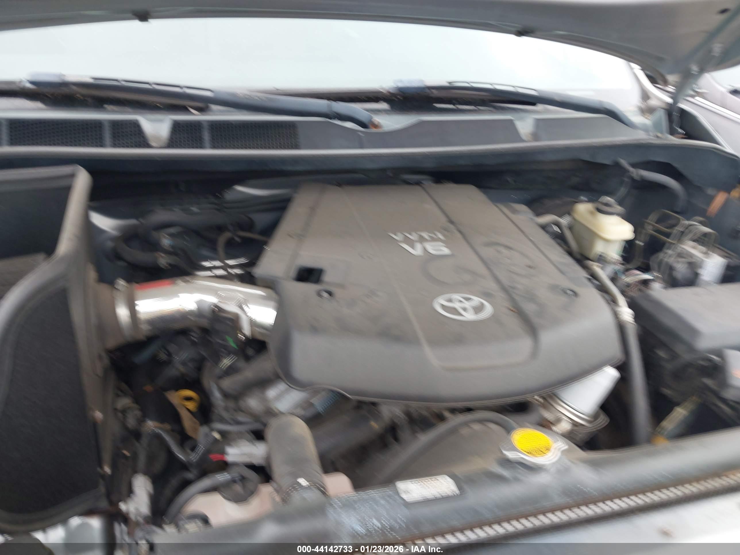 TOYOTA TUNDRA image 10