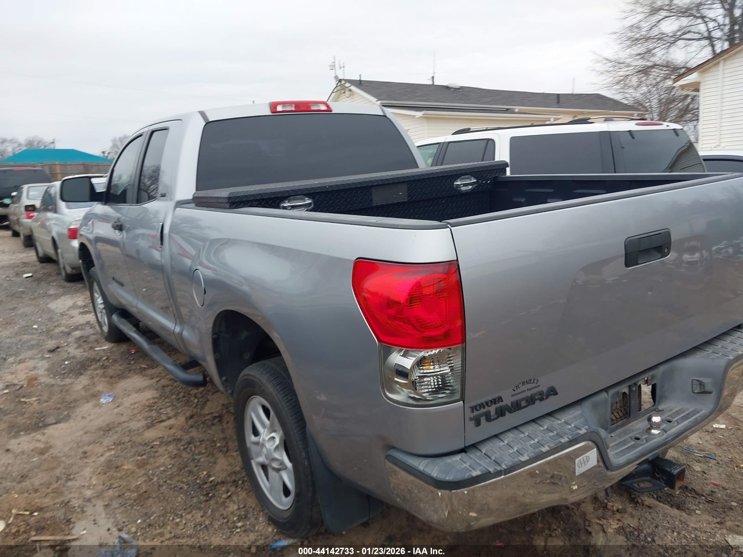 TOYOTA TUNDRA image 3