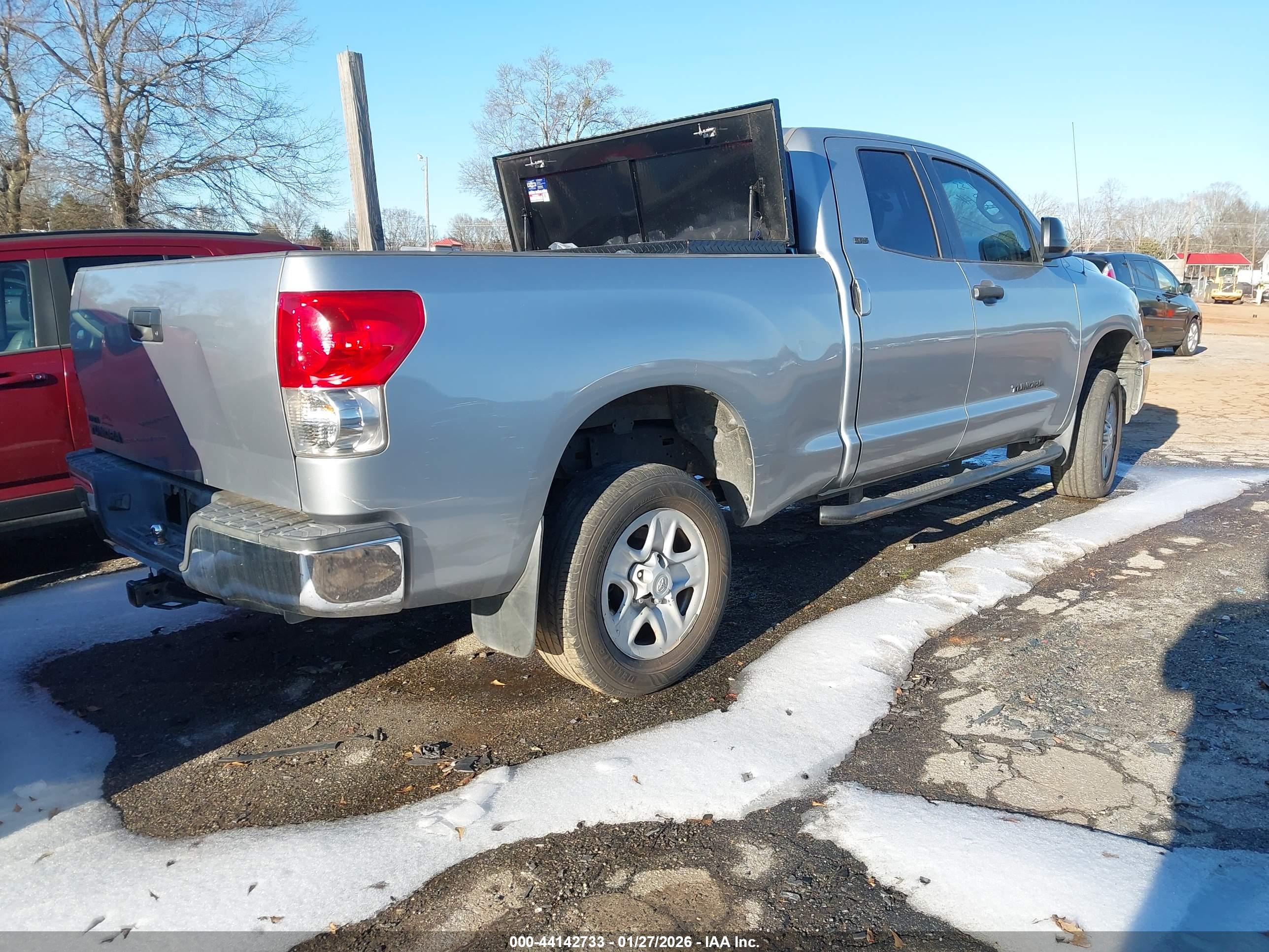 TOYOTA TUNDRA image 4