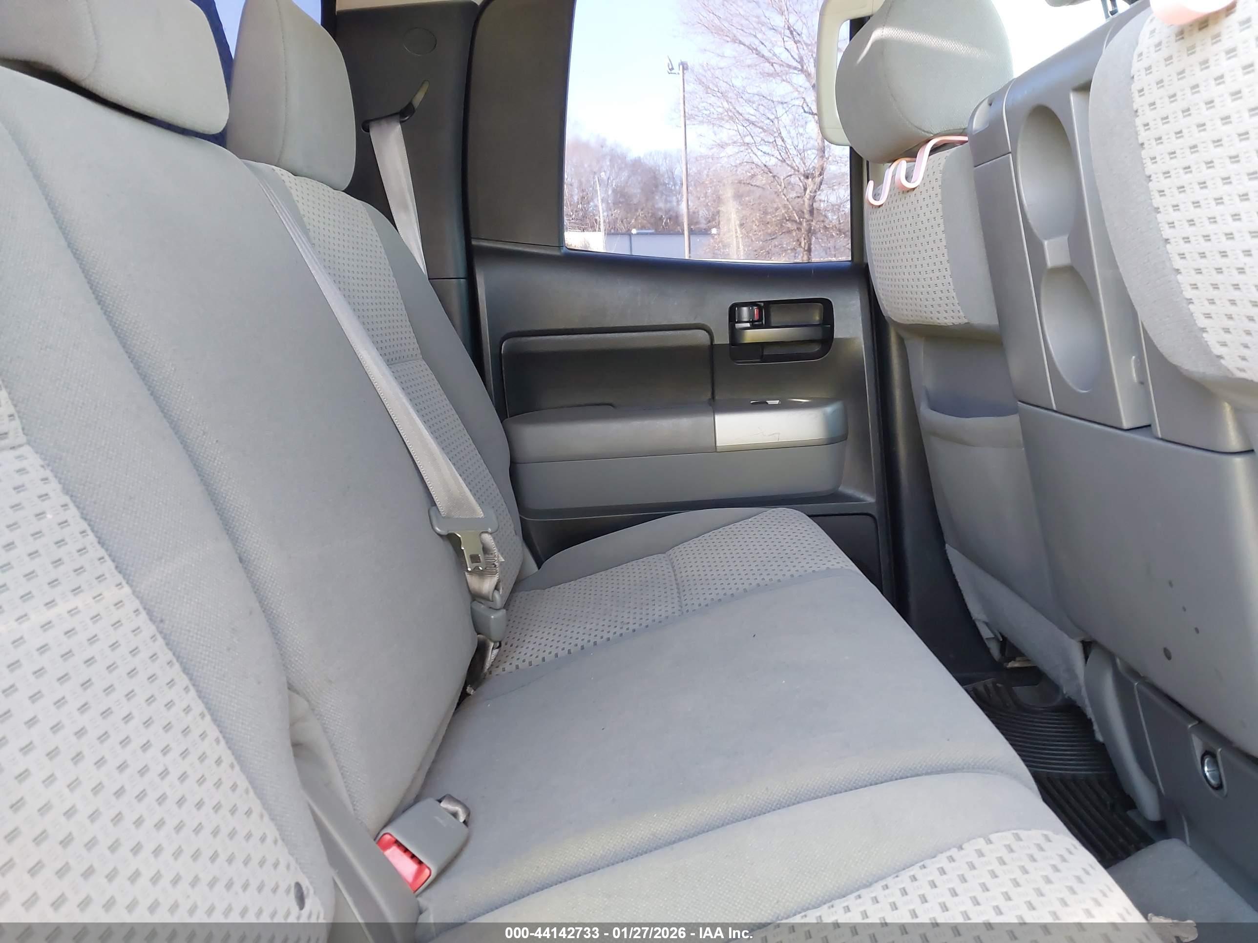TOYOTA TUNDRA image 8
