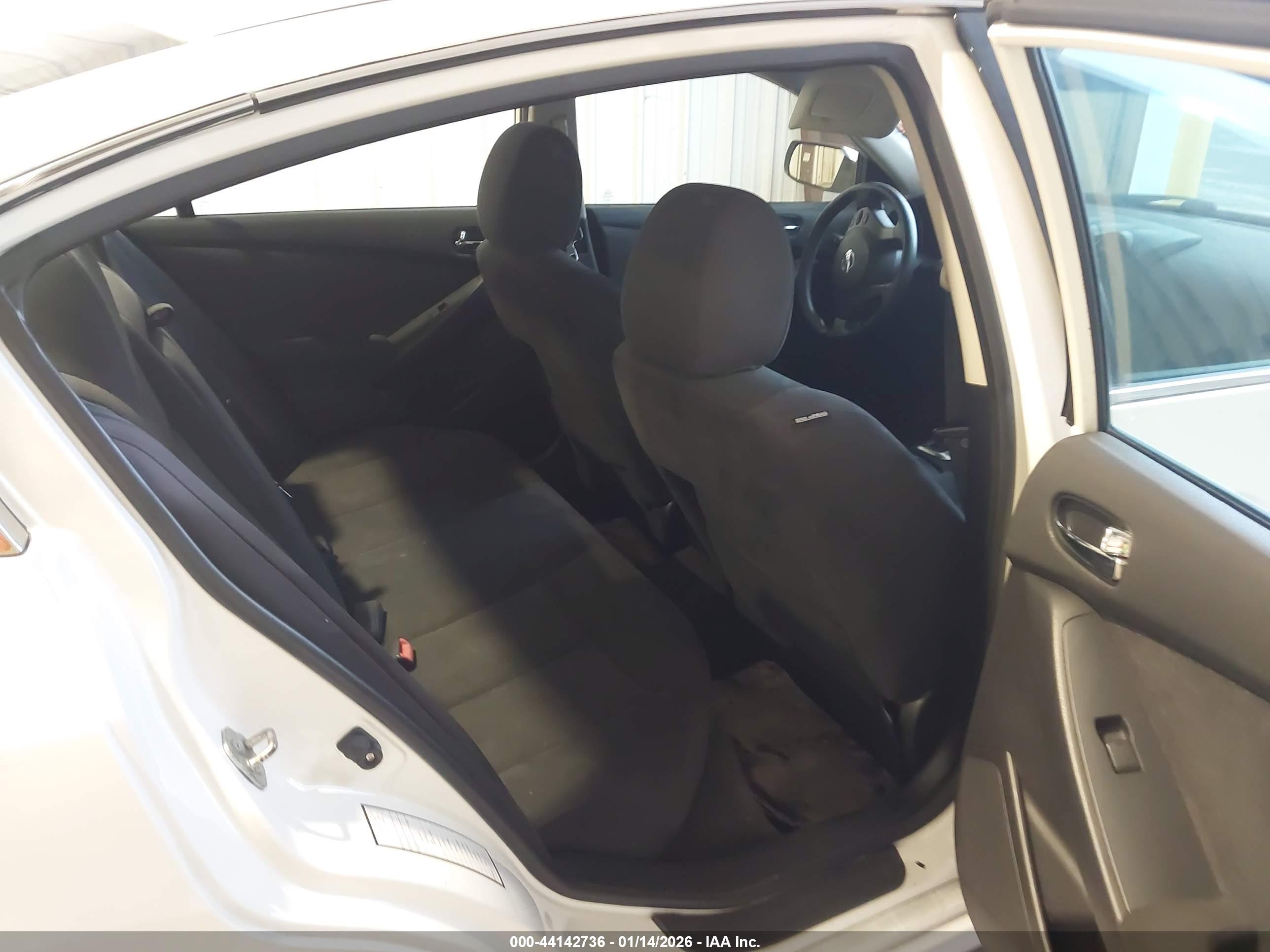 NISSAN ALTIMA image 8