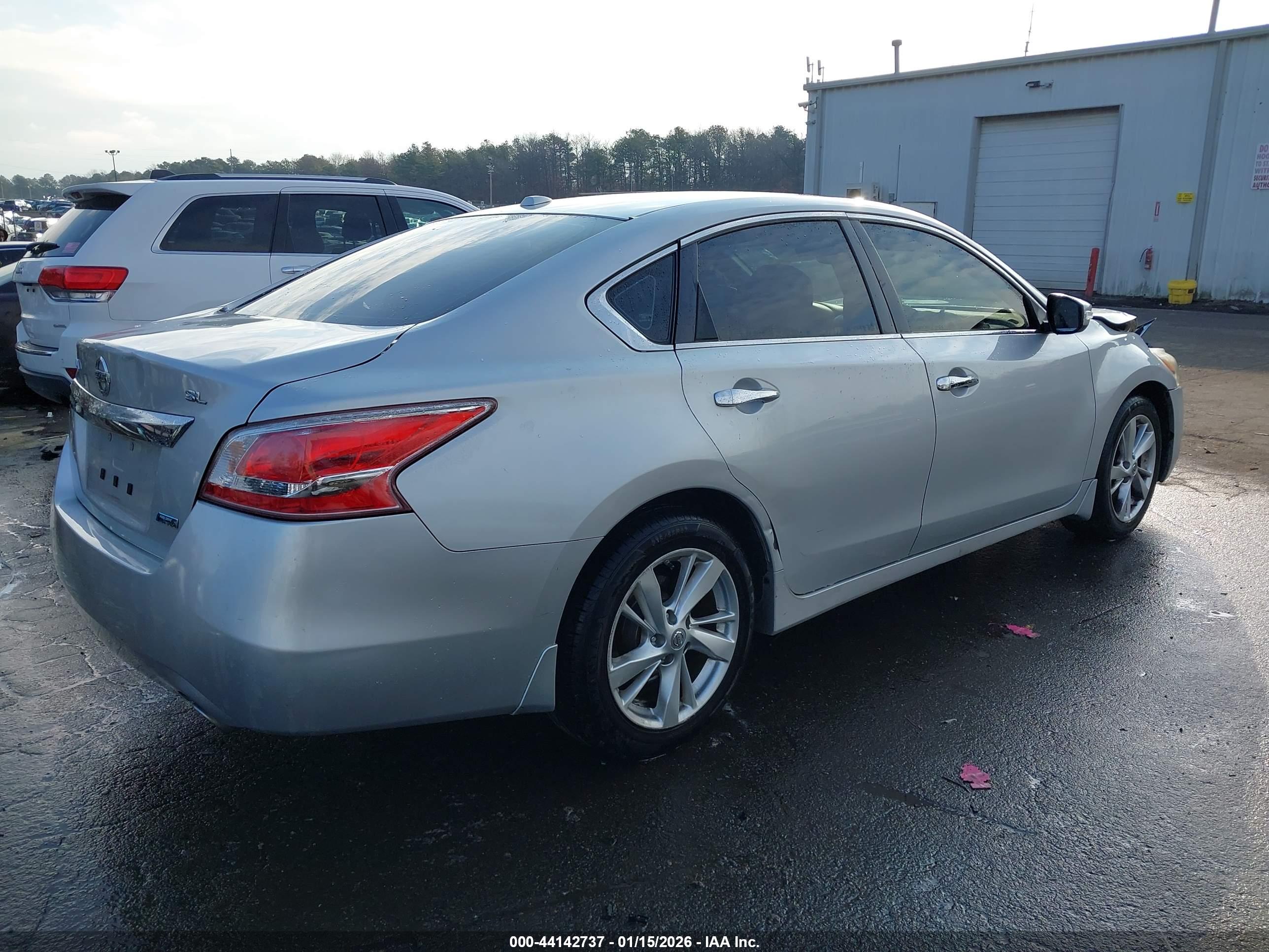 NISSAN ALTIMA image 4