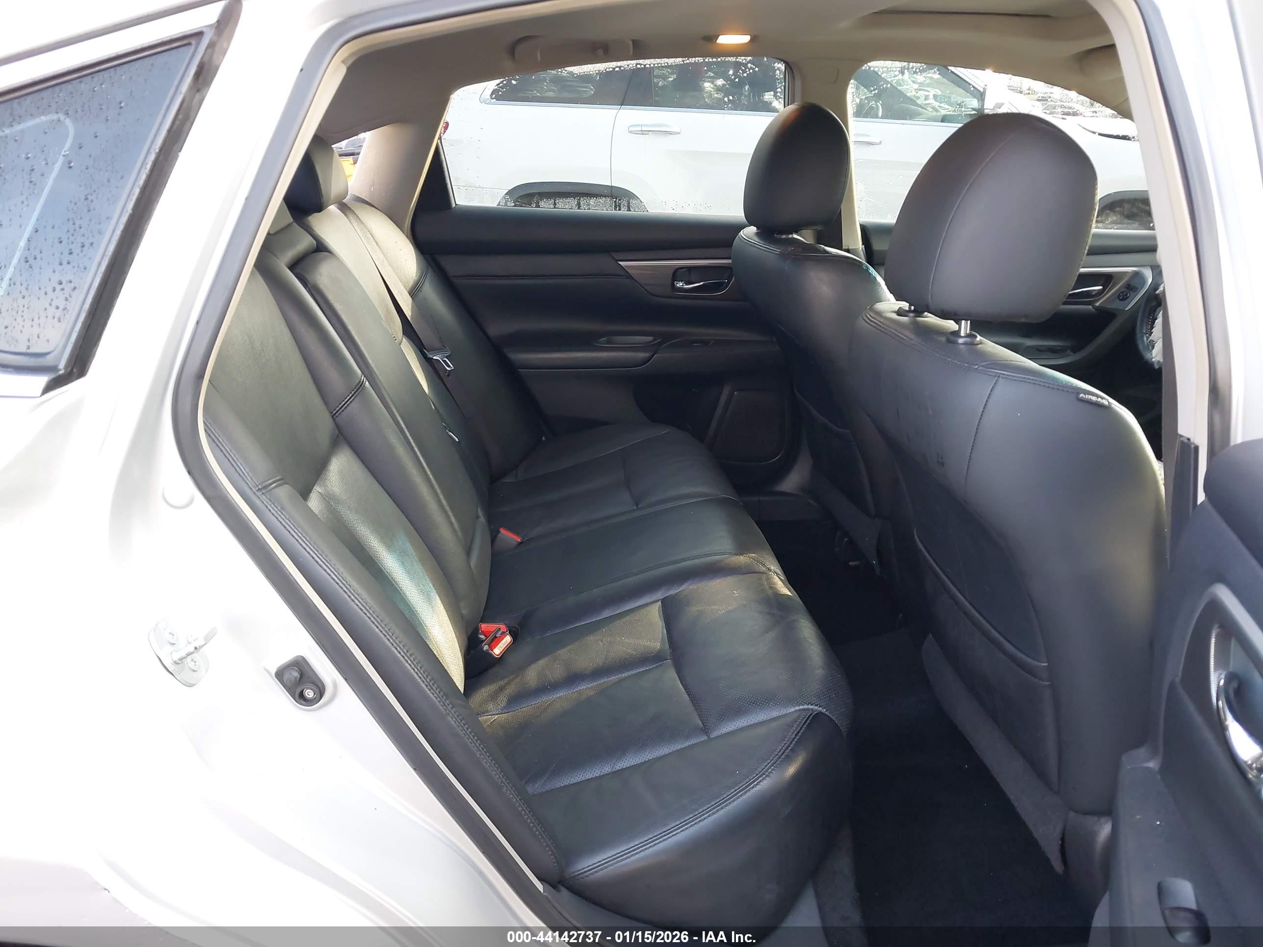 NISSAN ALTIMA image 8