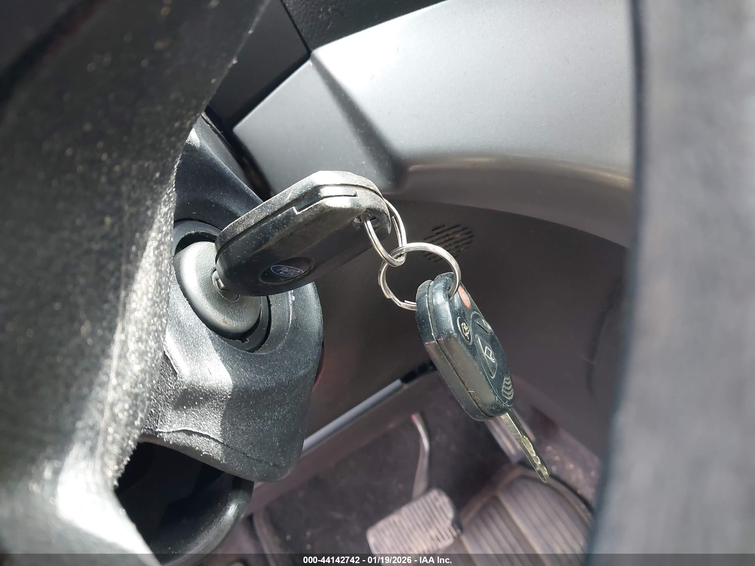 FORD ESCAPE image 11