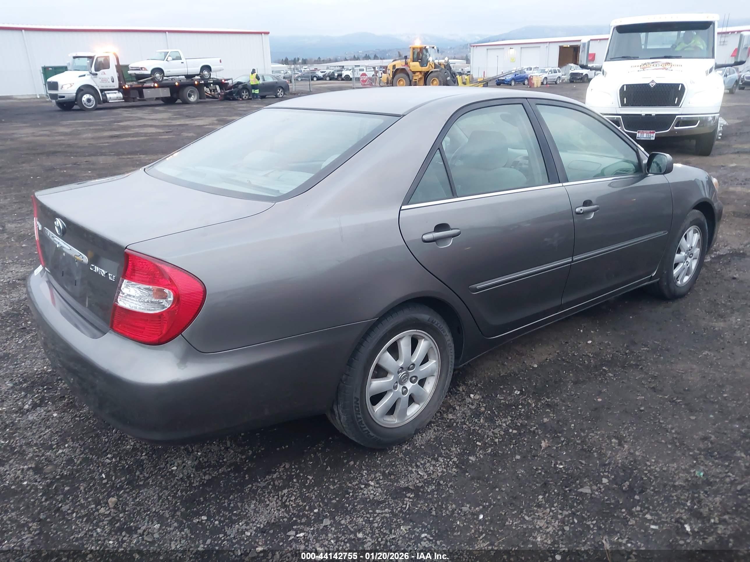 TOYOTA CAMRY image 4