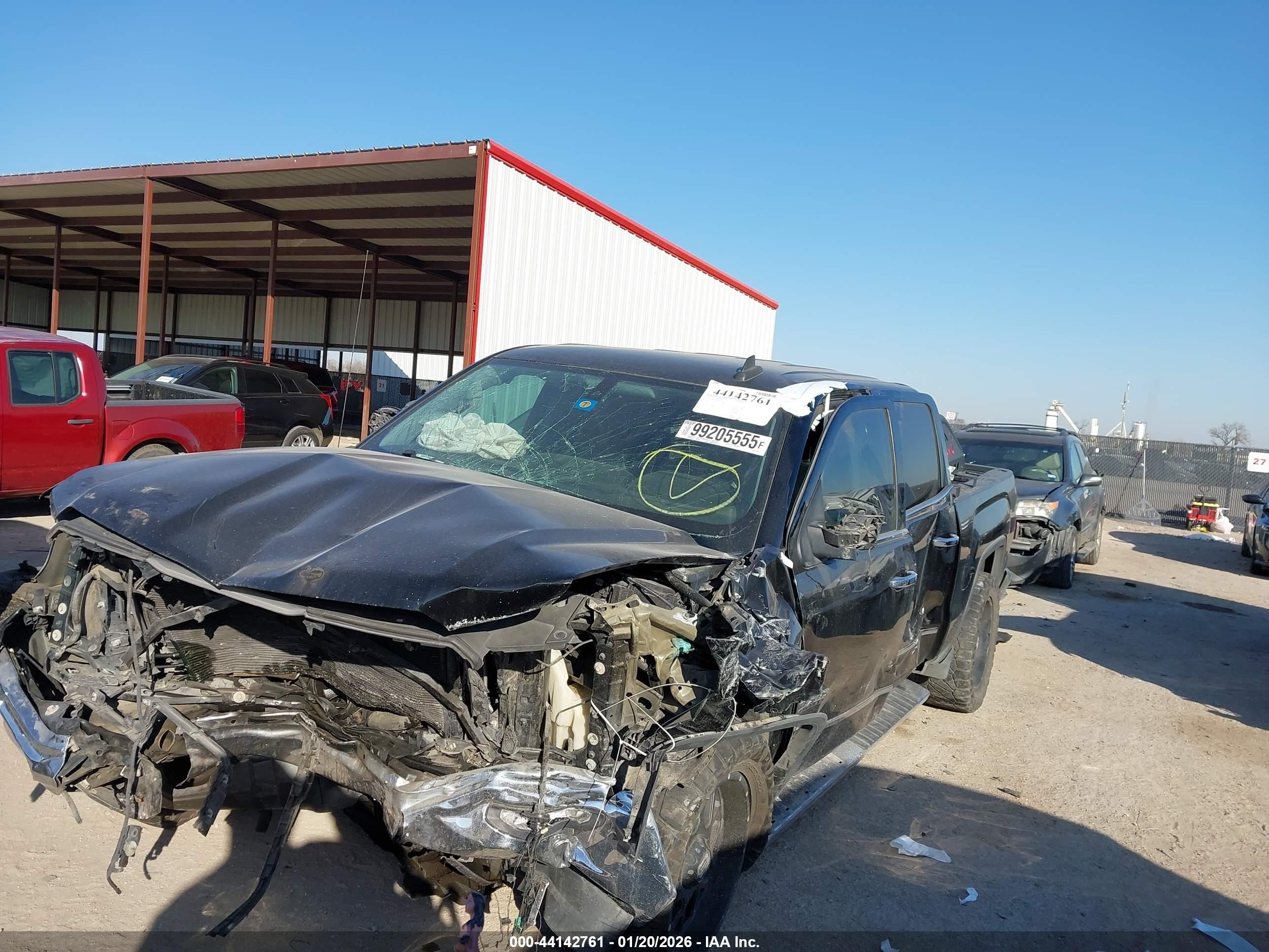 GMC SIERRA image 2
