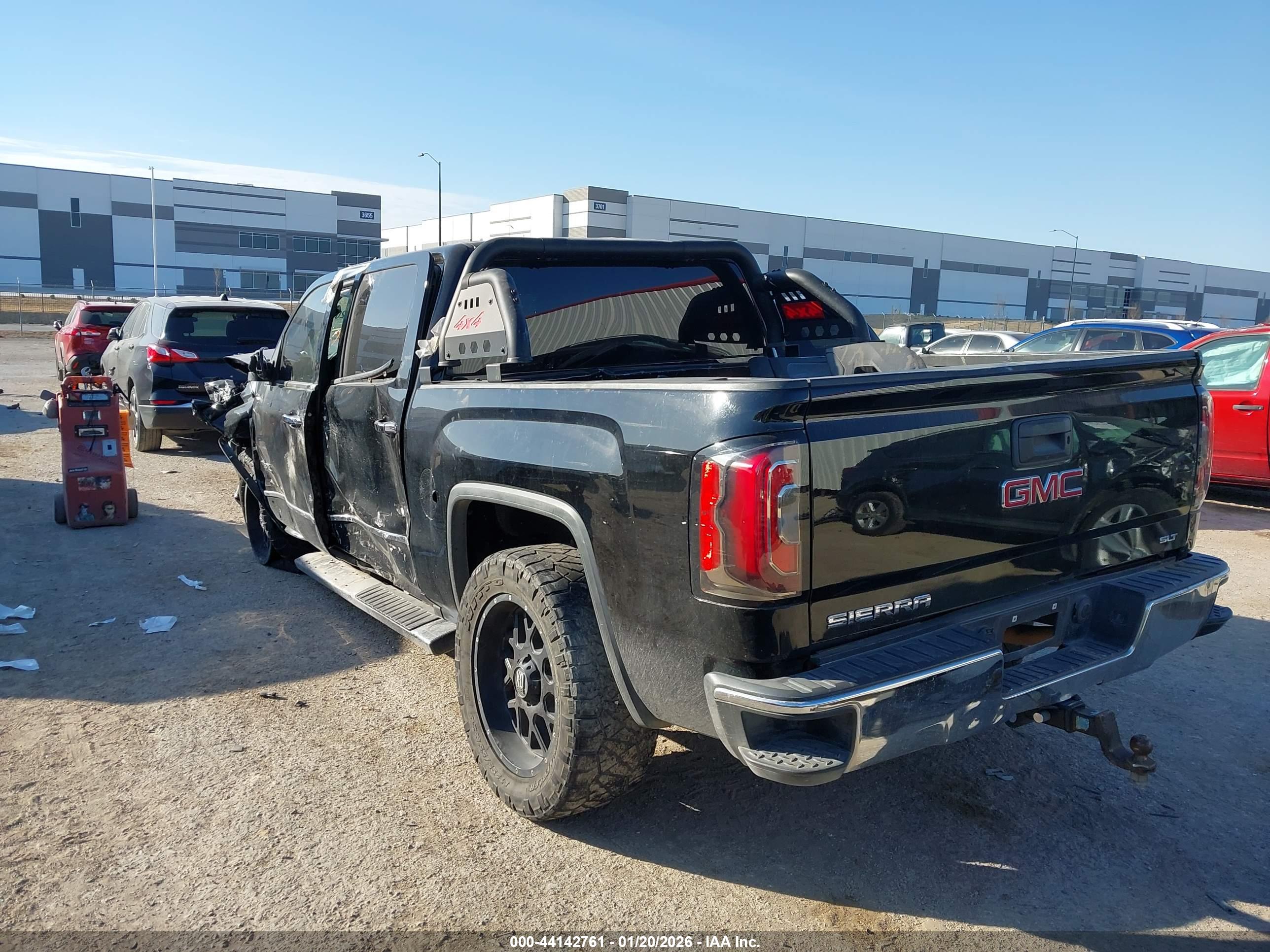 GMC SIERRA image 3