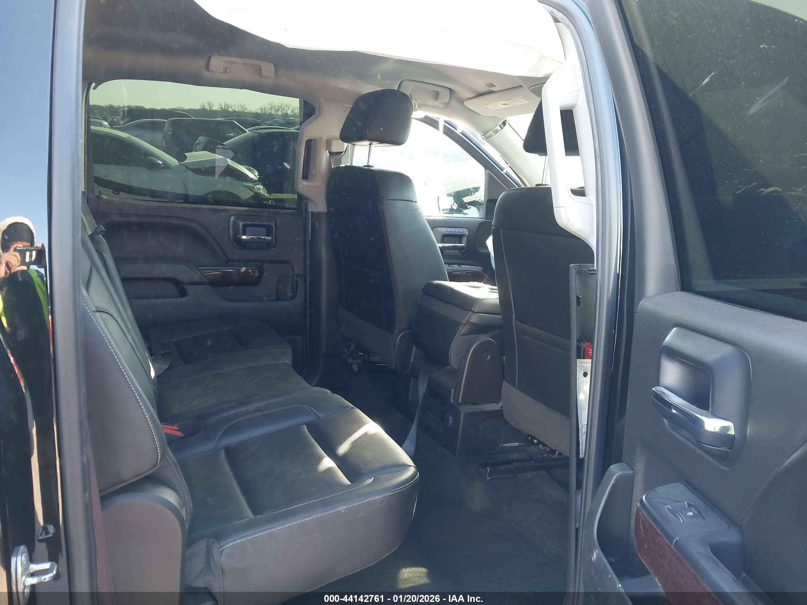GMC SIERRA image 8