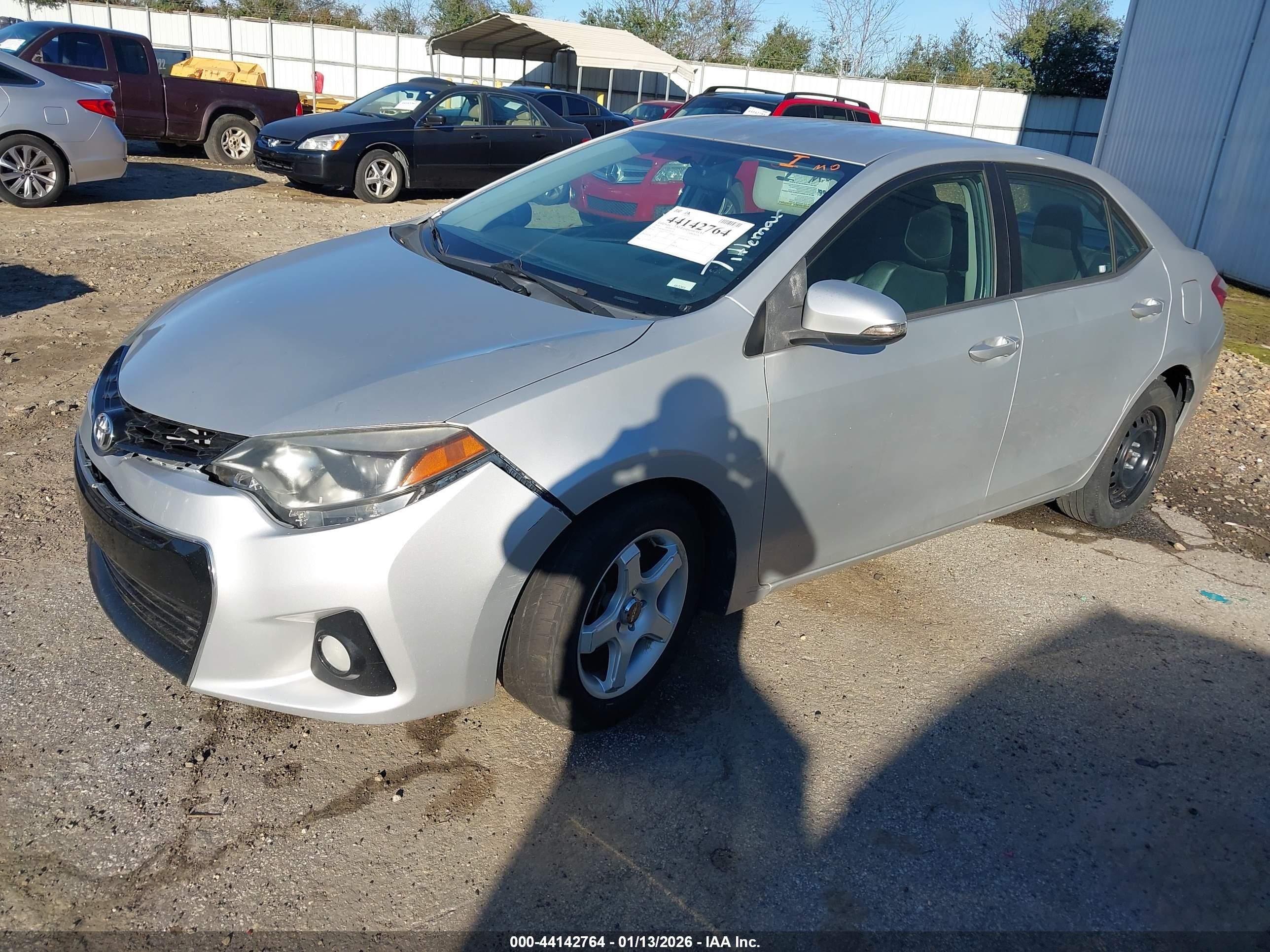 TOYOTA COROLLA image 2