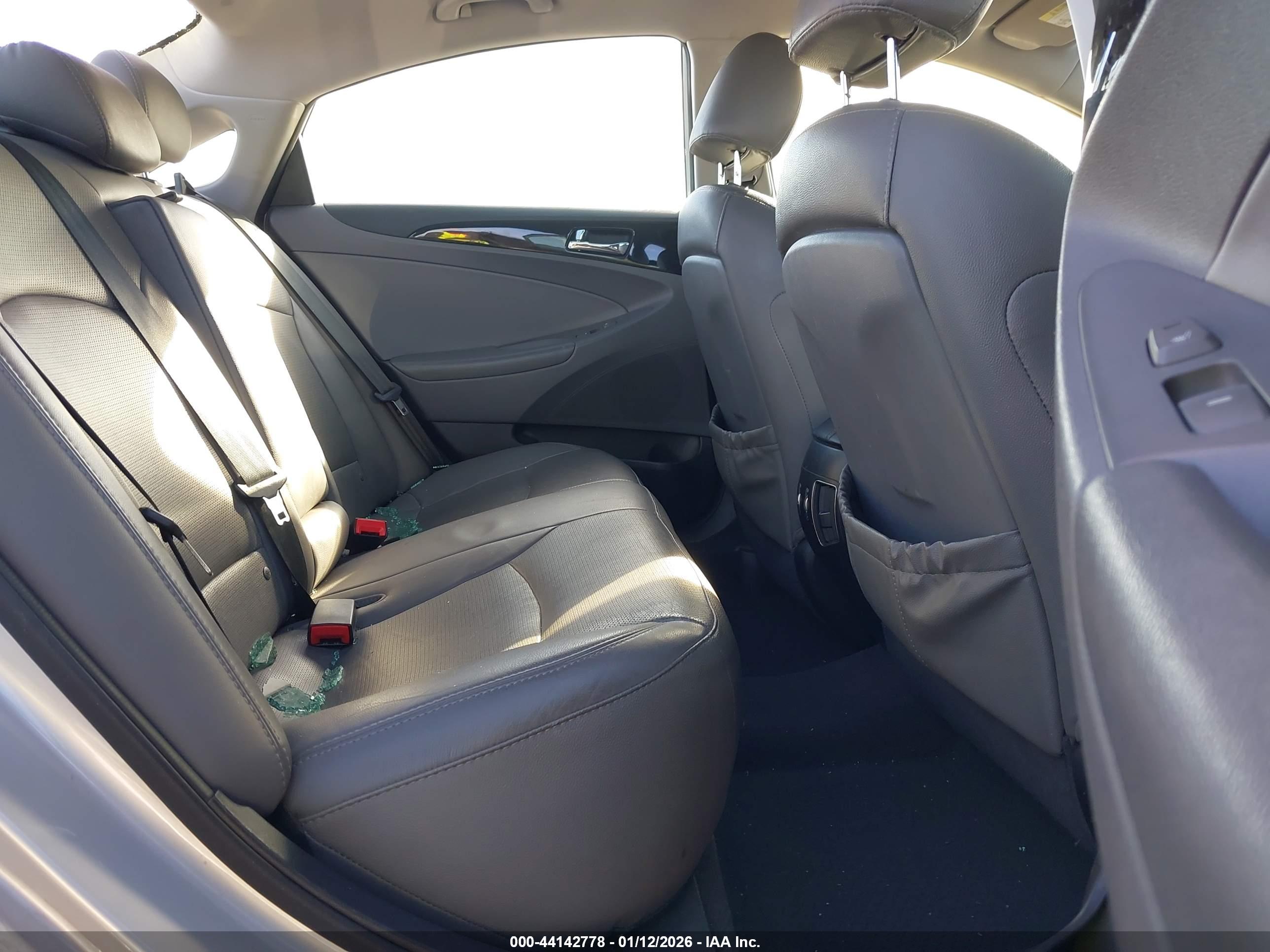 HYUNDAI SONATA image 8