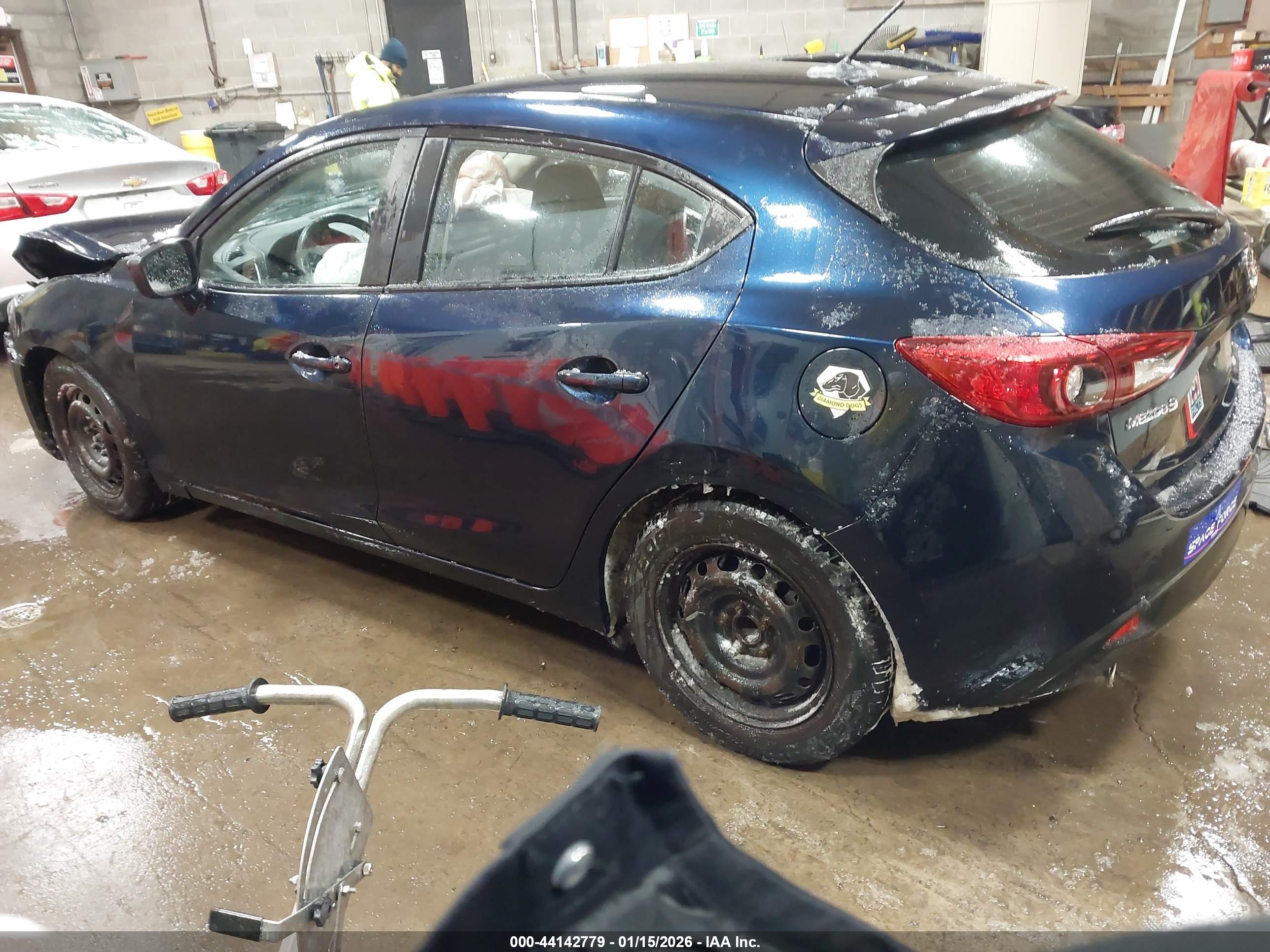 MAZDA MAZDA3 image 3