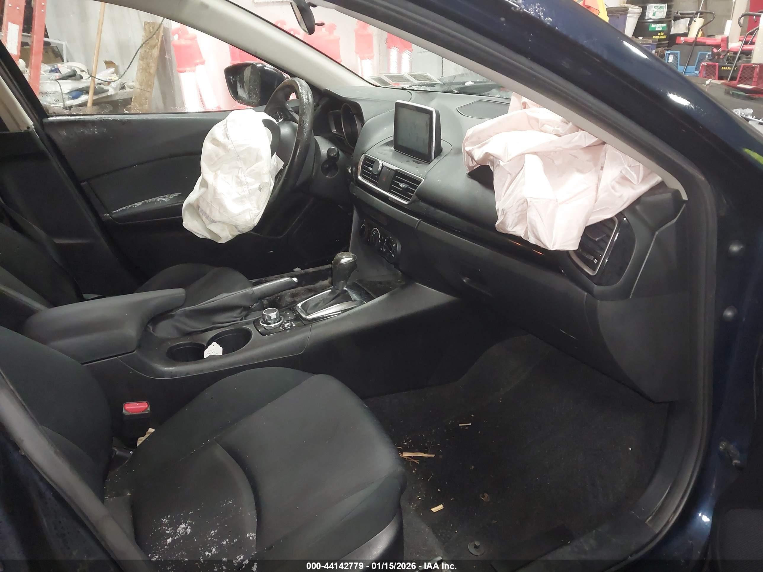 MAZDA MAZDA3 image 5