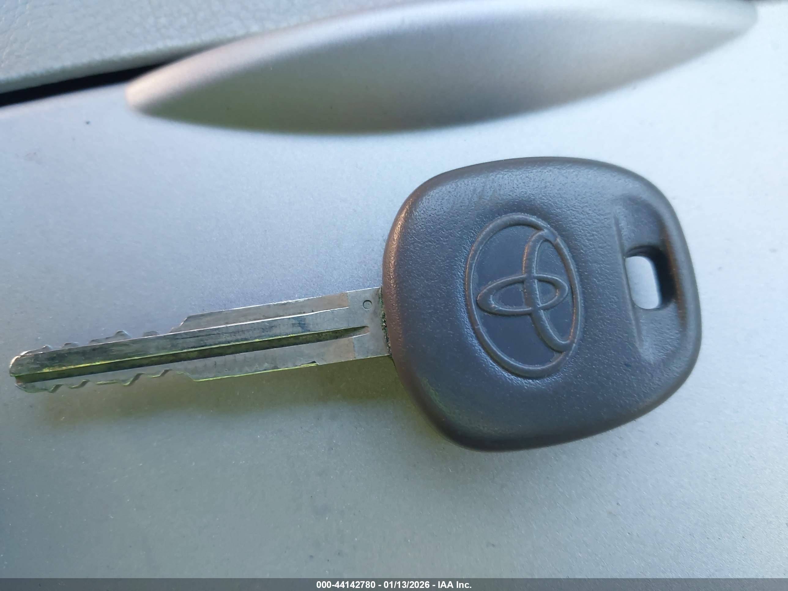 TOYOTA CAMRY image 11