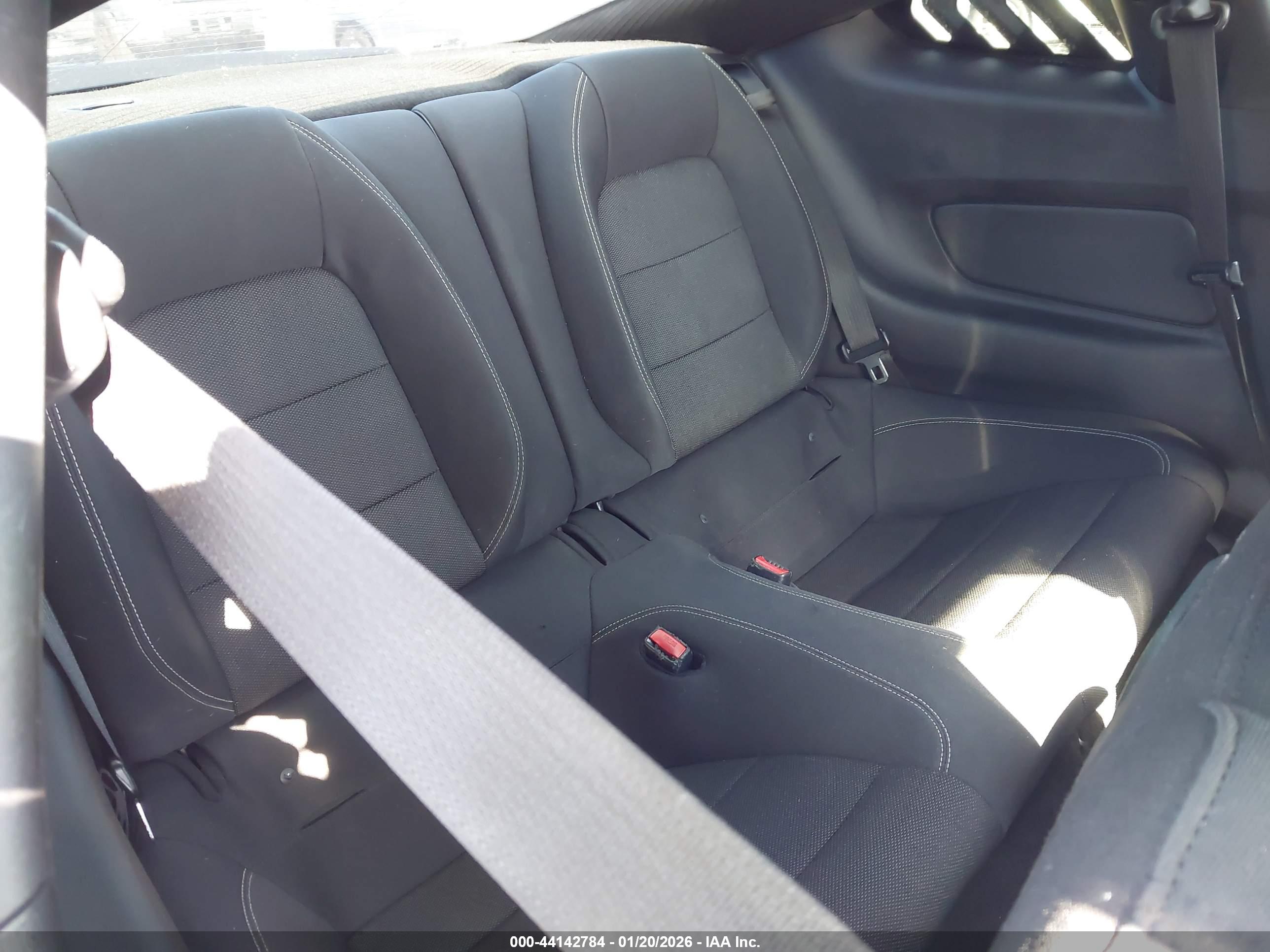 FORD MUSTANG image 8