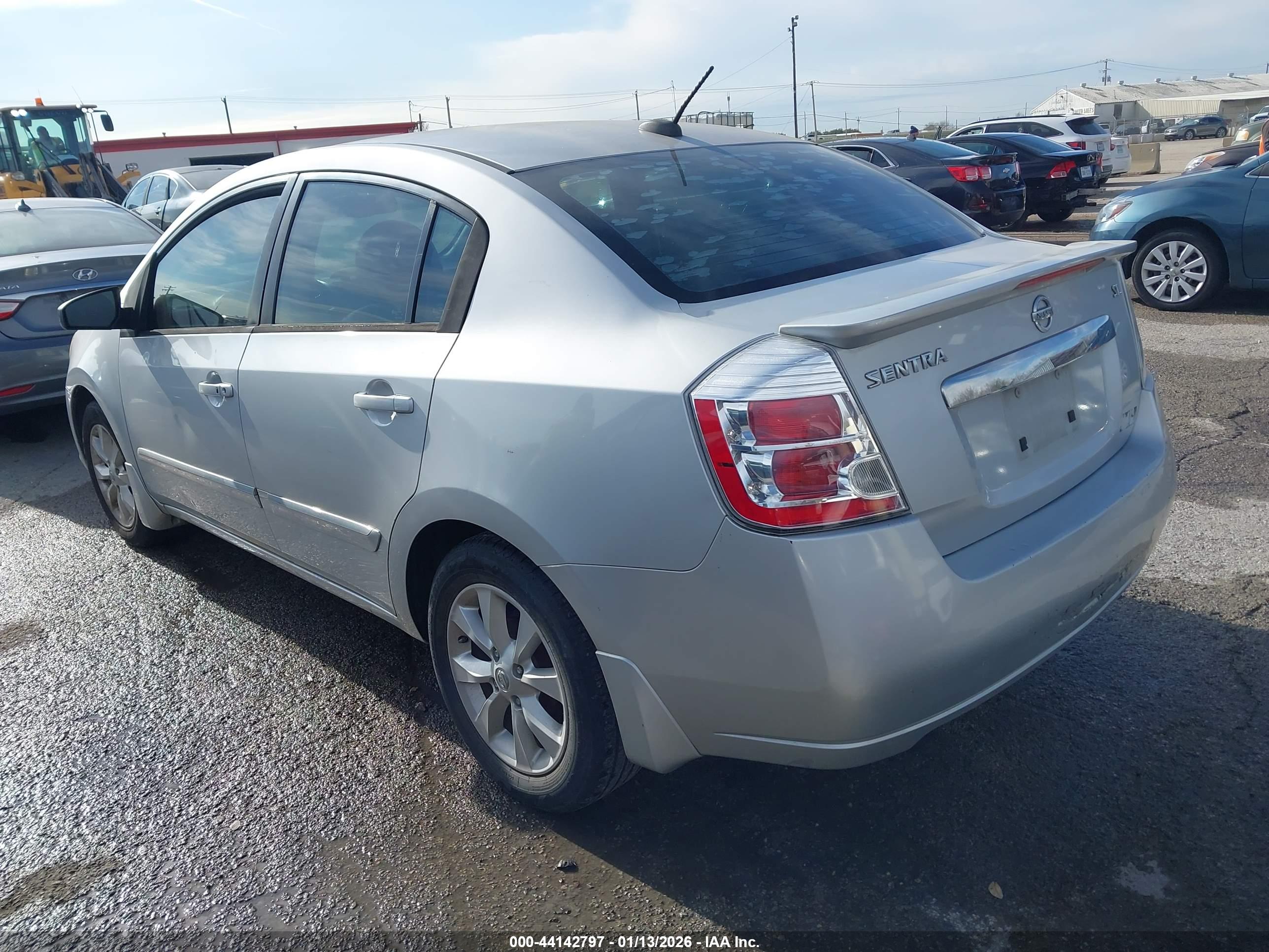 NISSAN SENTRA image 3