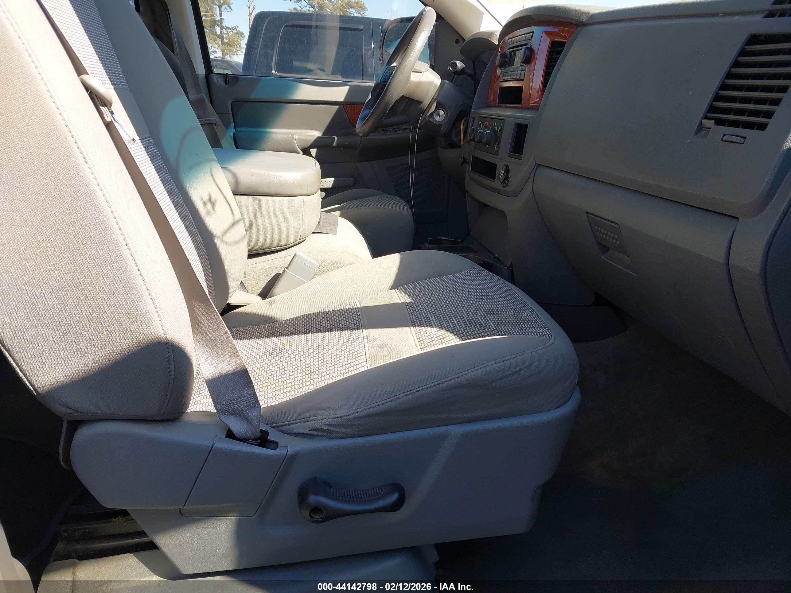 DODGE RAM image 5