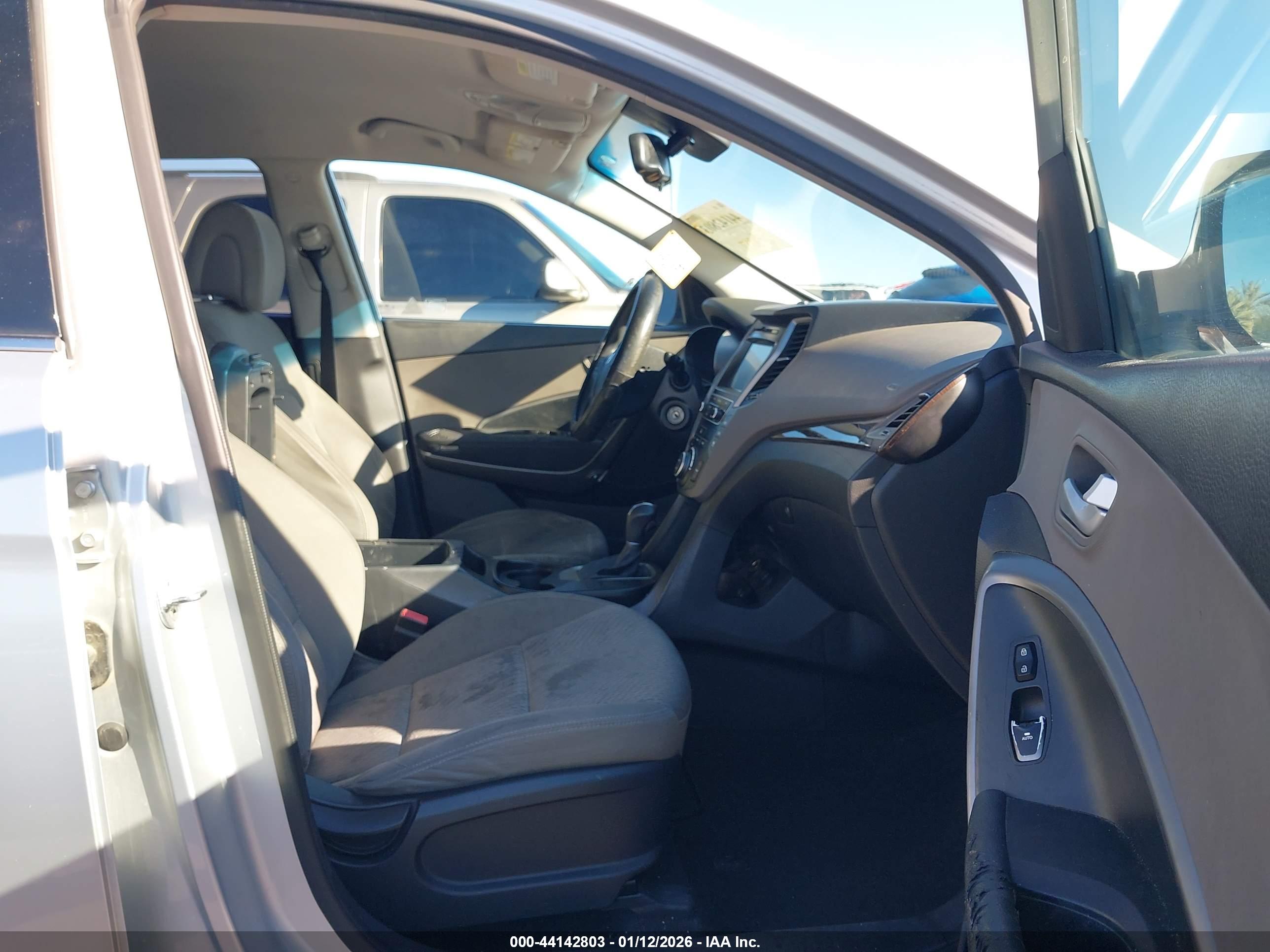 HYUNDAI SANTA image 5