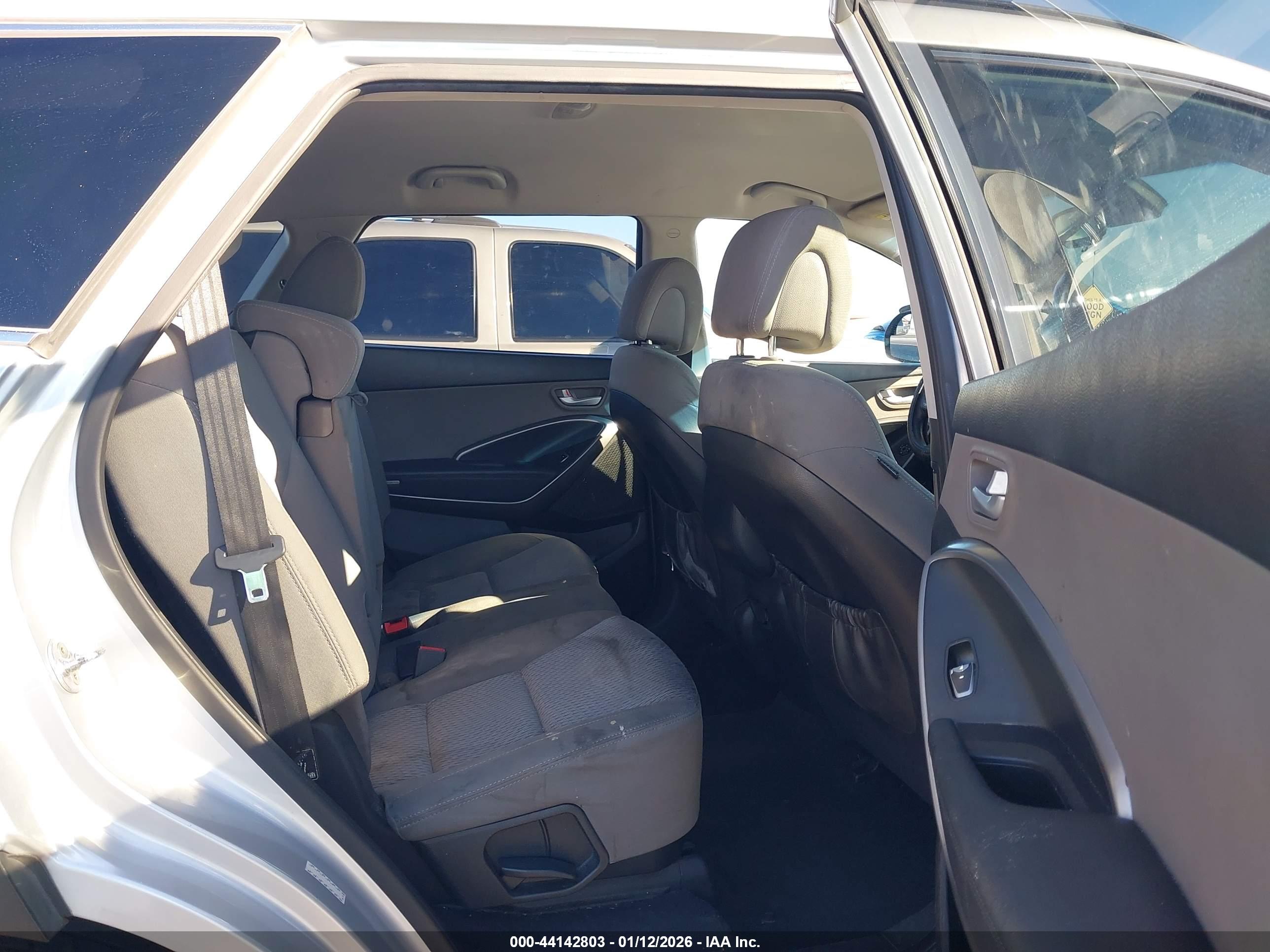 HYUNDAI SANTA image 8