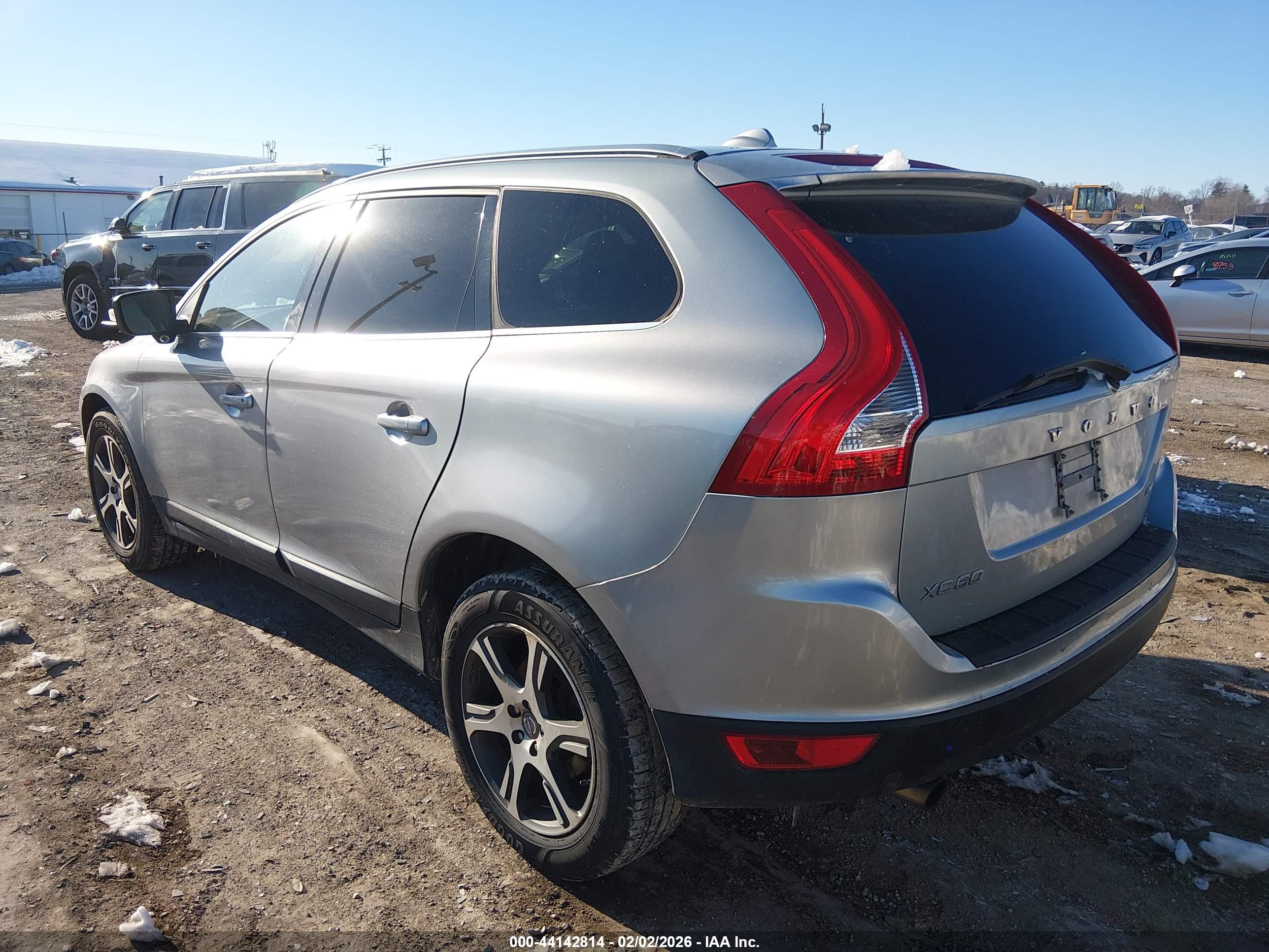 VOLVO XC60 image 3