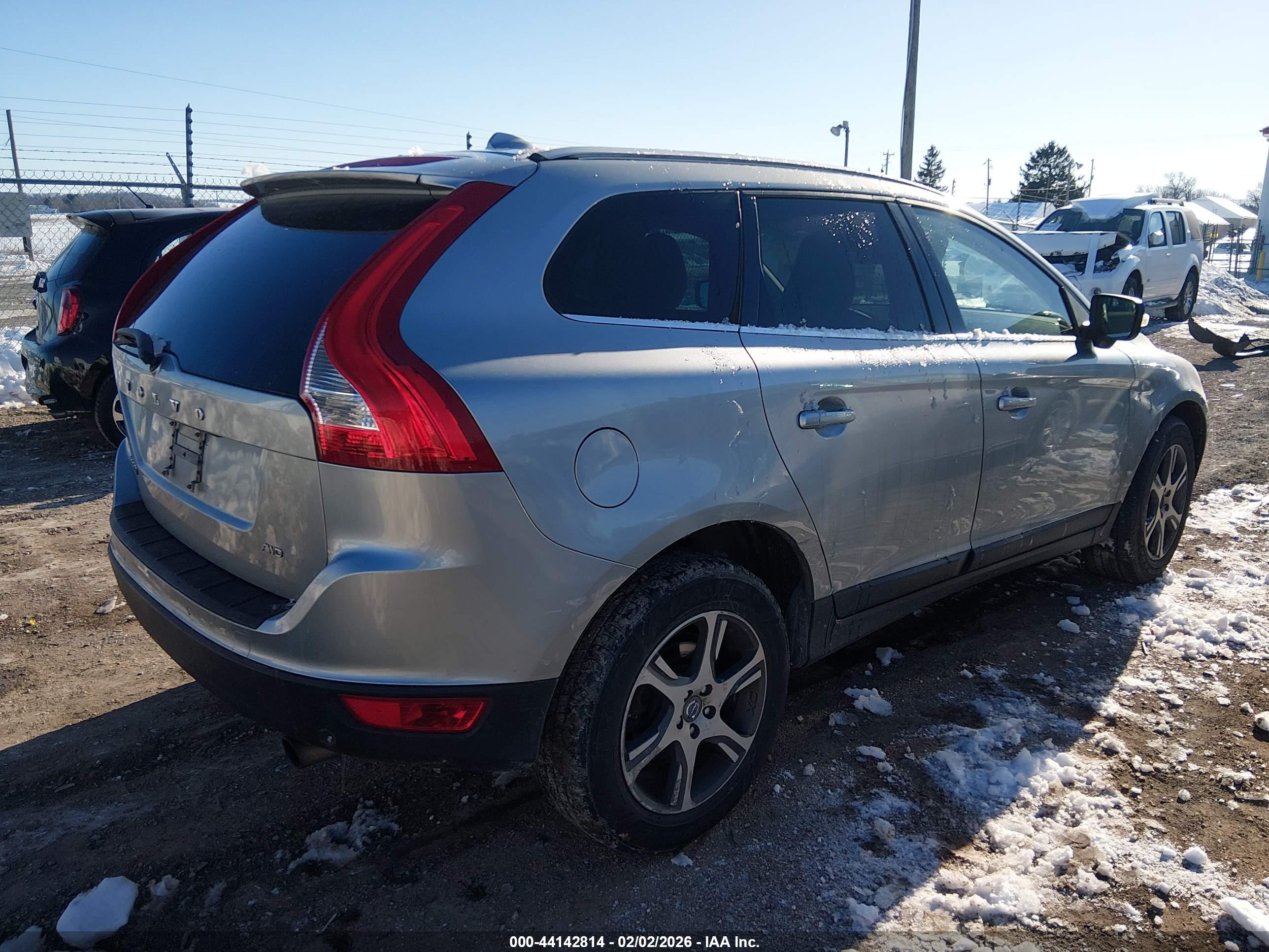VOLVO XC60 image 4
