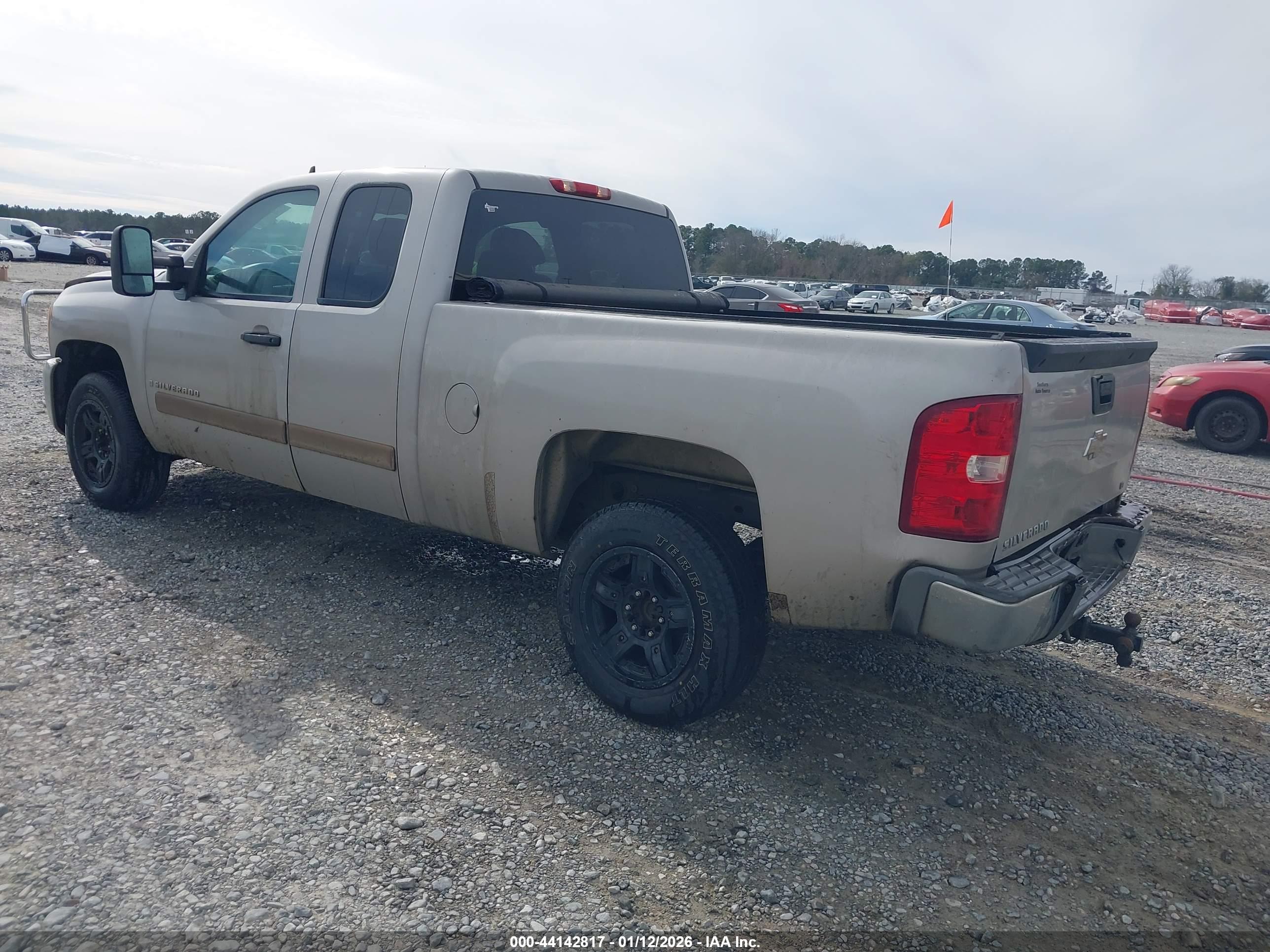 CHEVROLET SILVERADO image 3