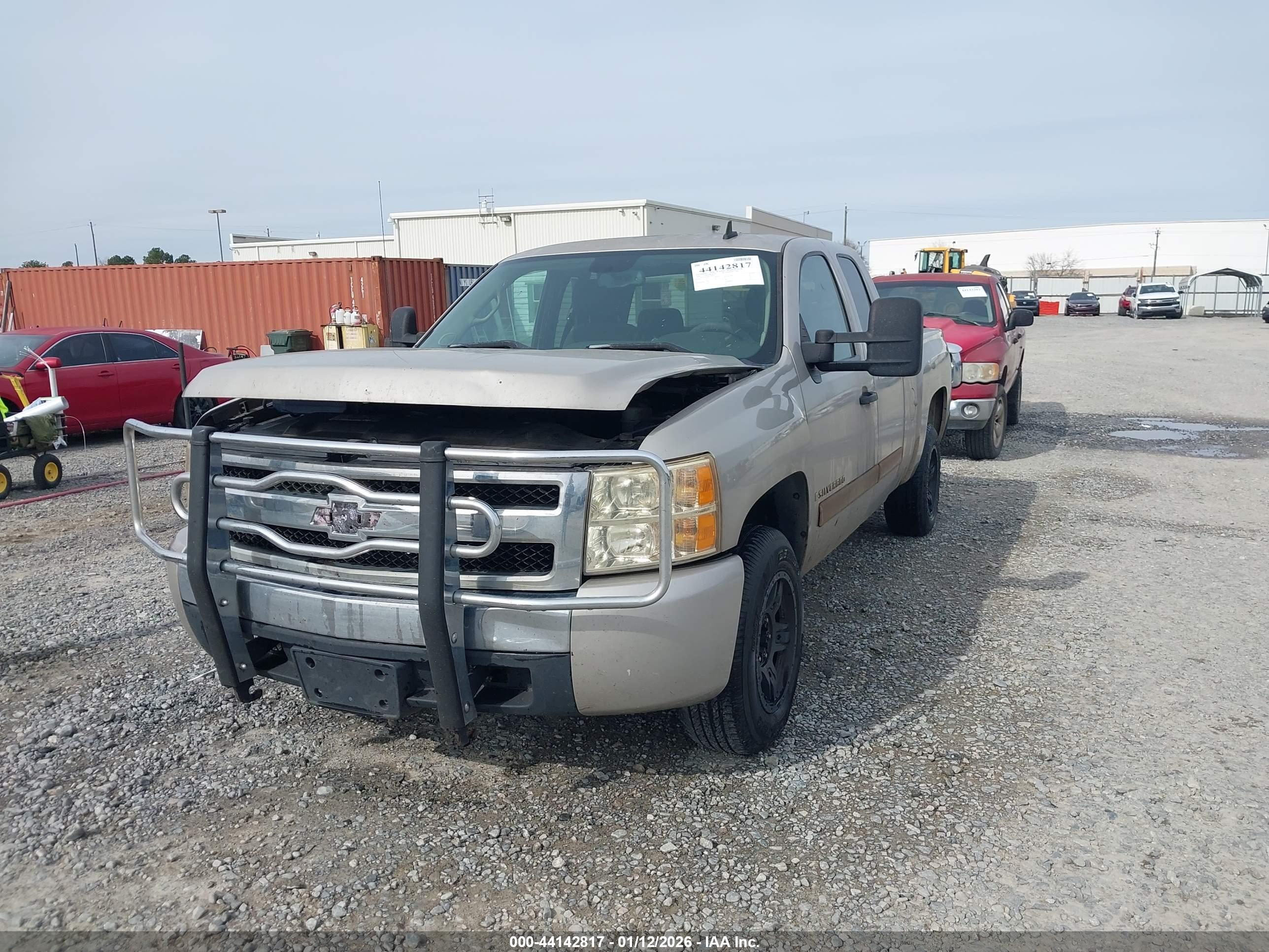 CHEVROLET SILVERADO image 6