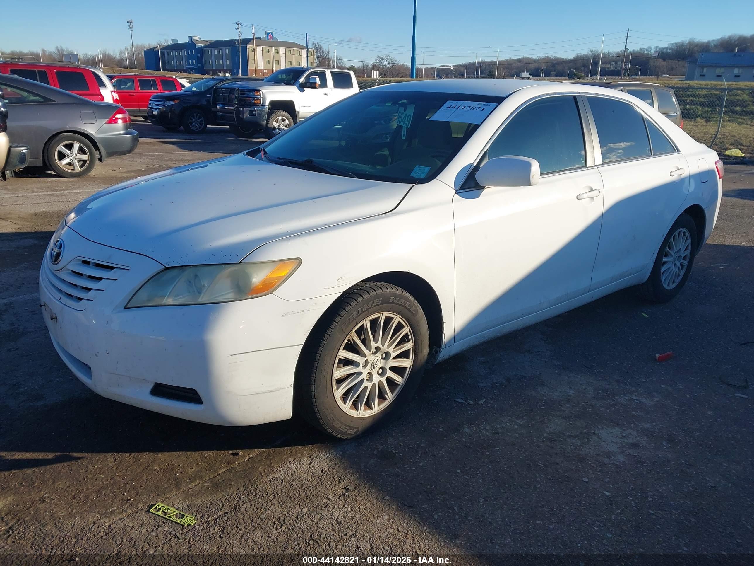 TOYOTA CAMRY image 2