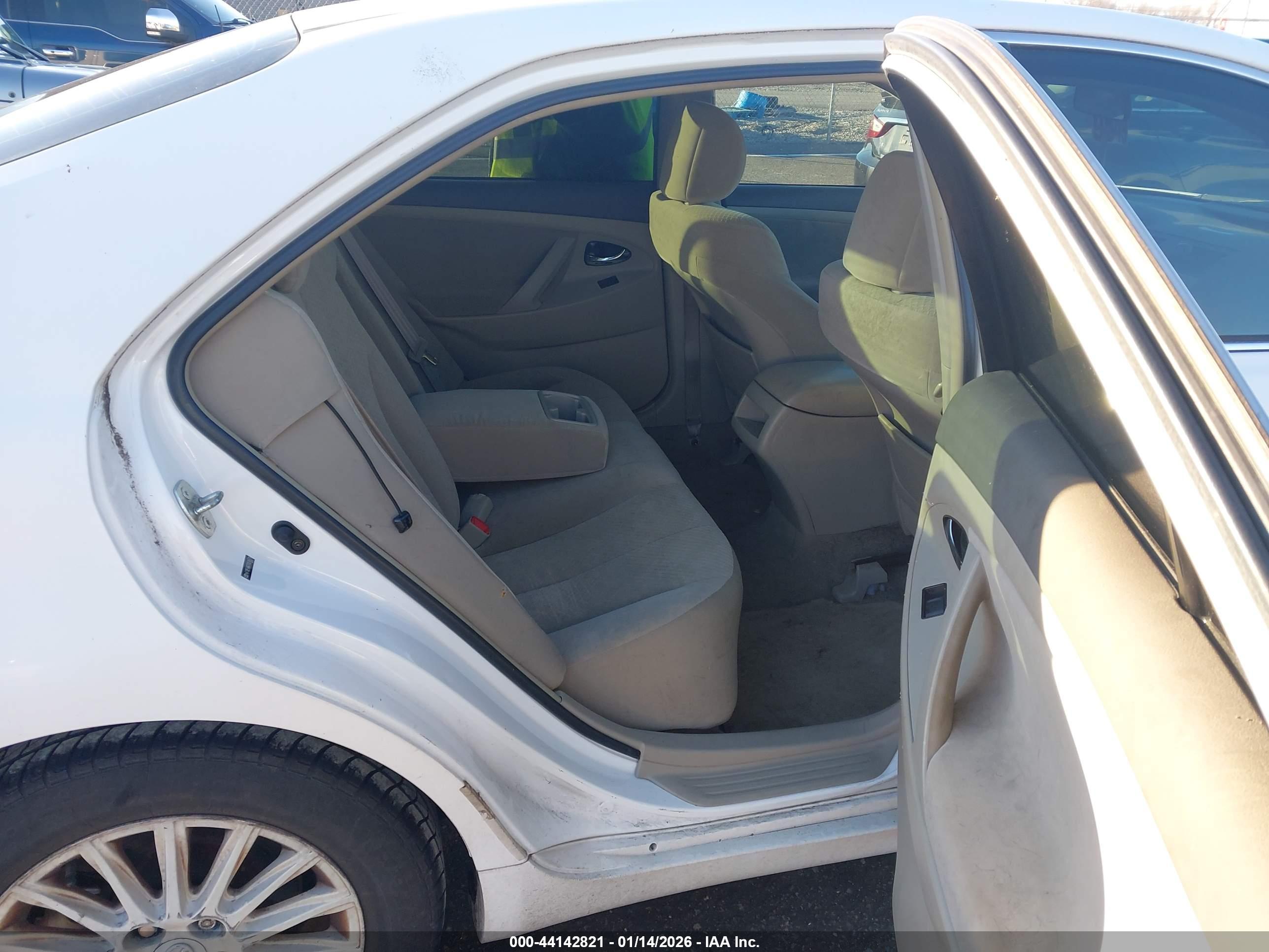 TOYOTA CAMRY image 8