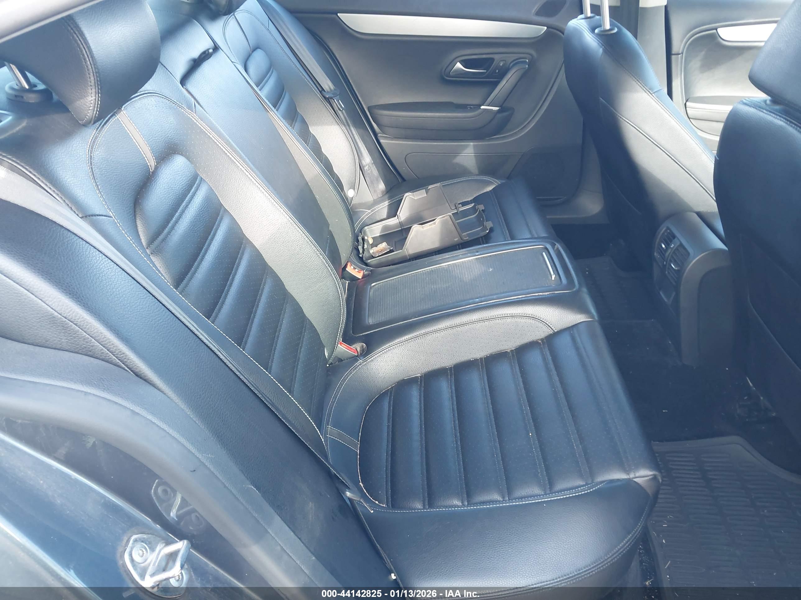 VOLKSWAGEN CC image 8