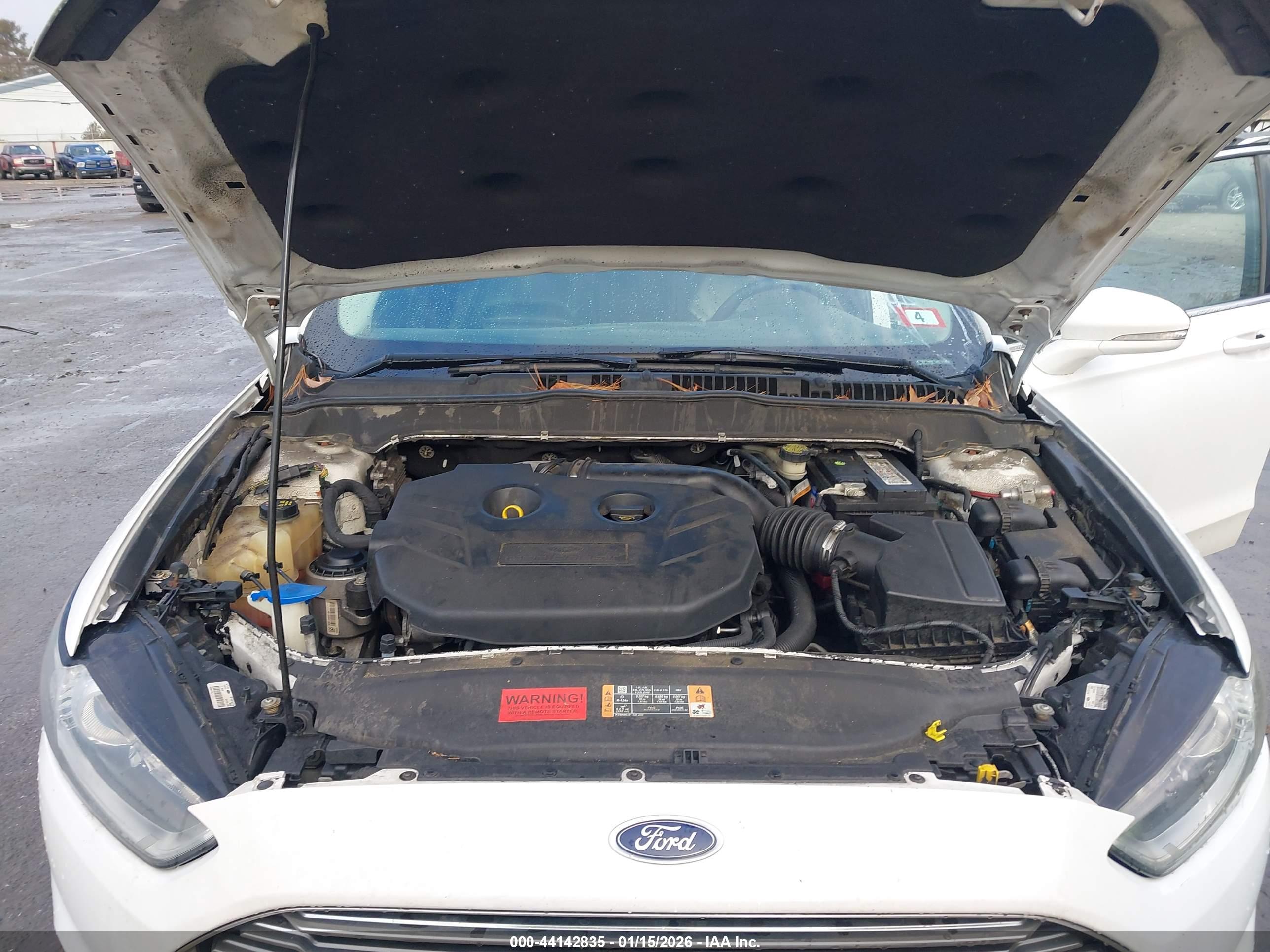 FORD FUSION image 10