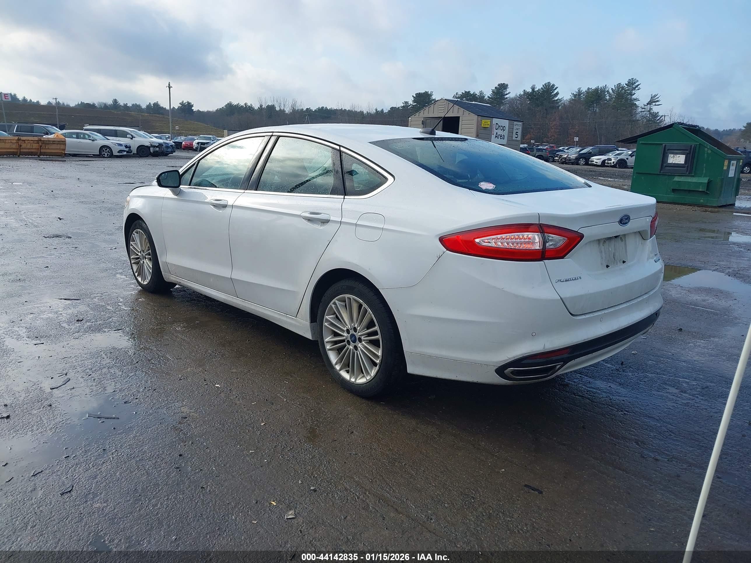 FORD FUSION image 3