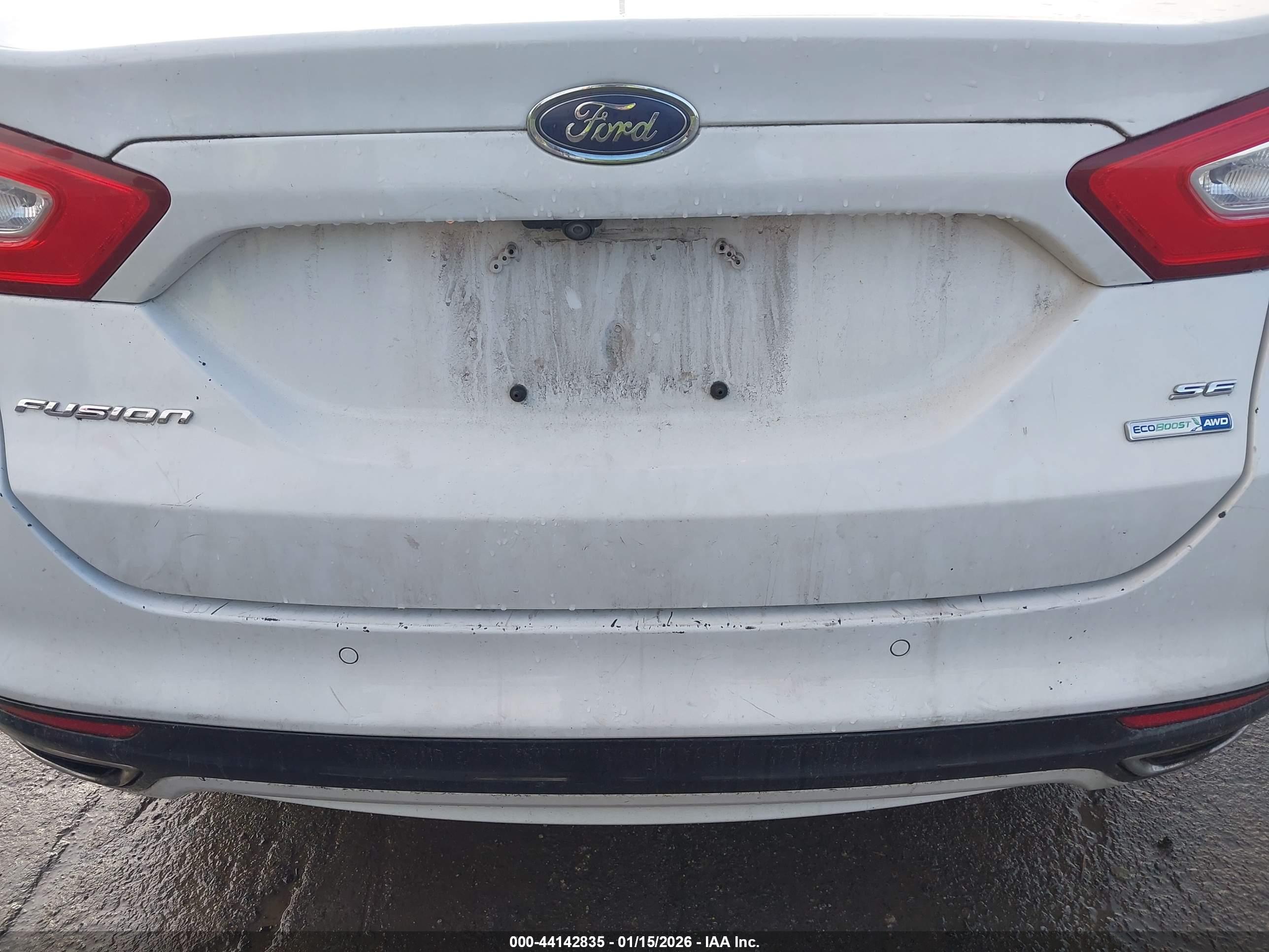 FORD FUSION image 6