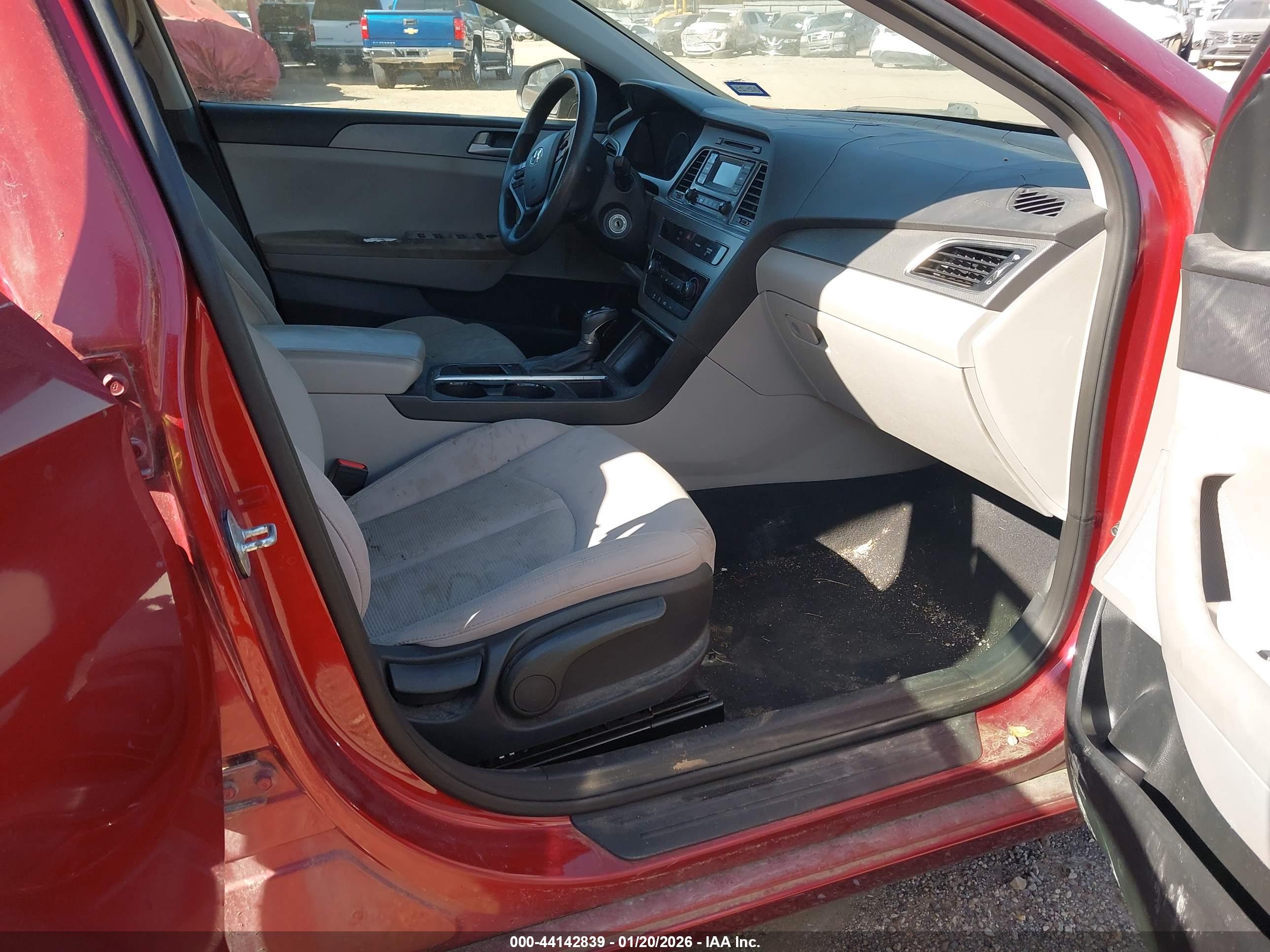 HYUNDAI SONATA image 5