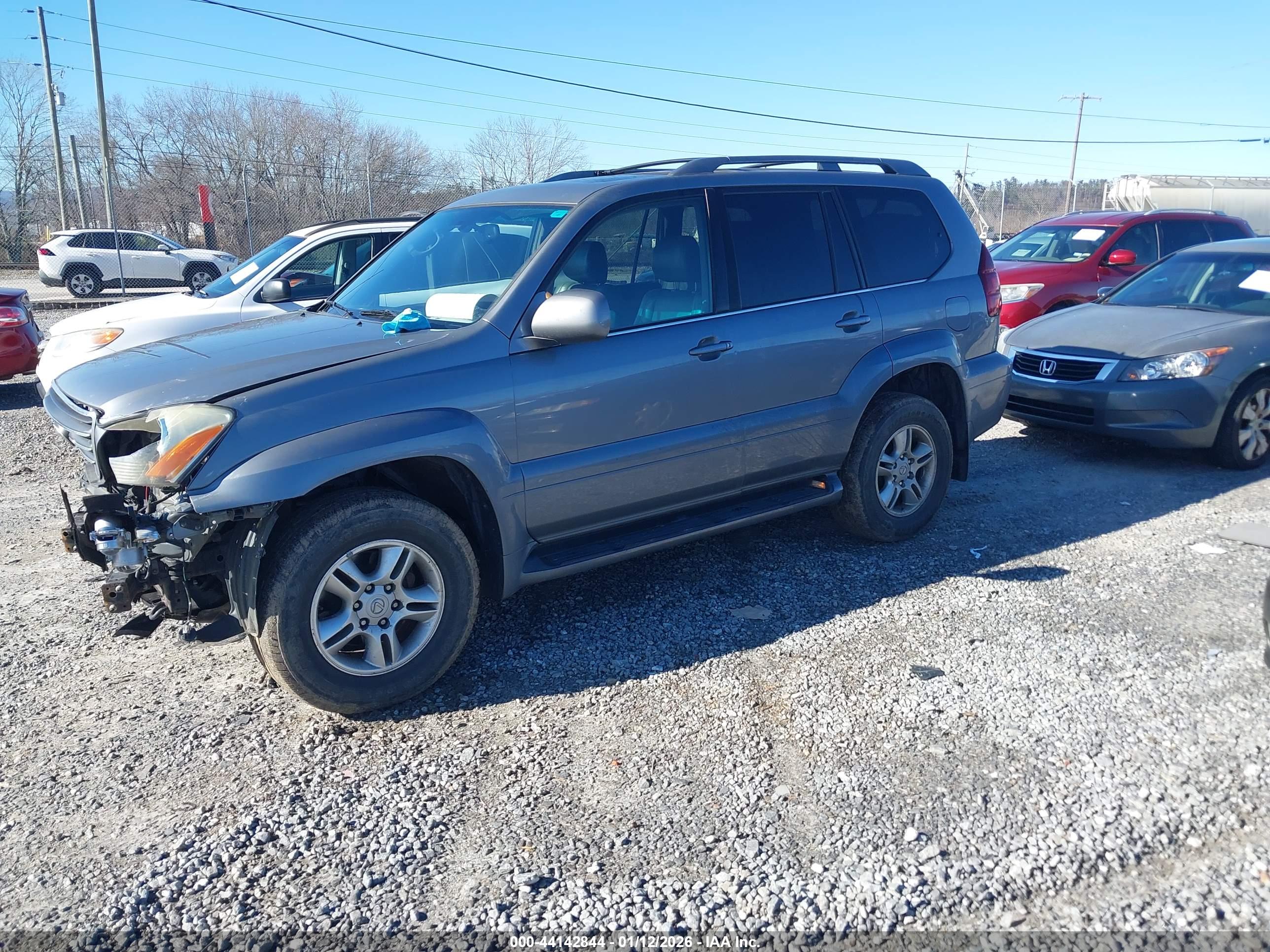 LEXUS GX image 2