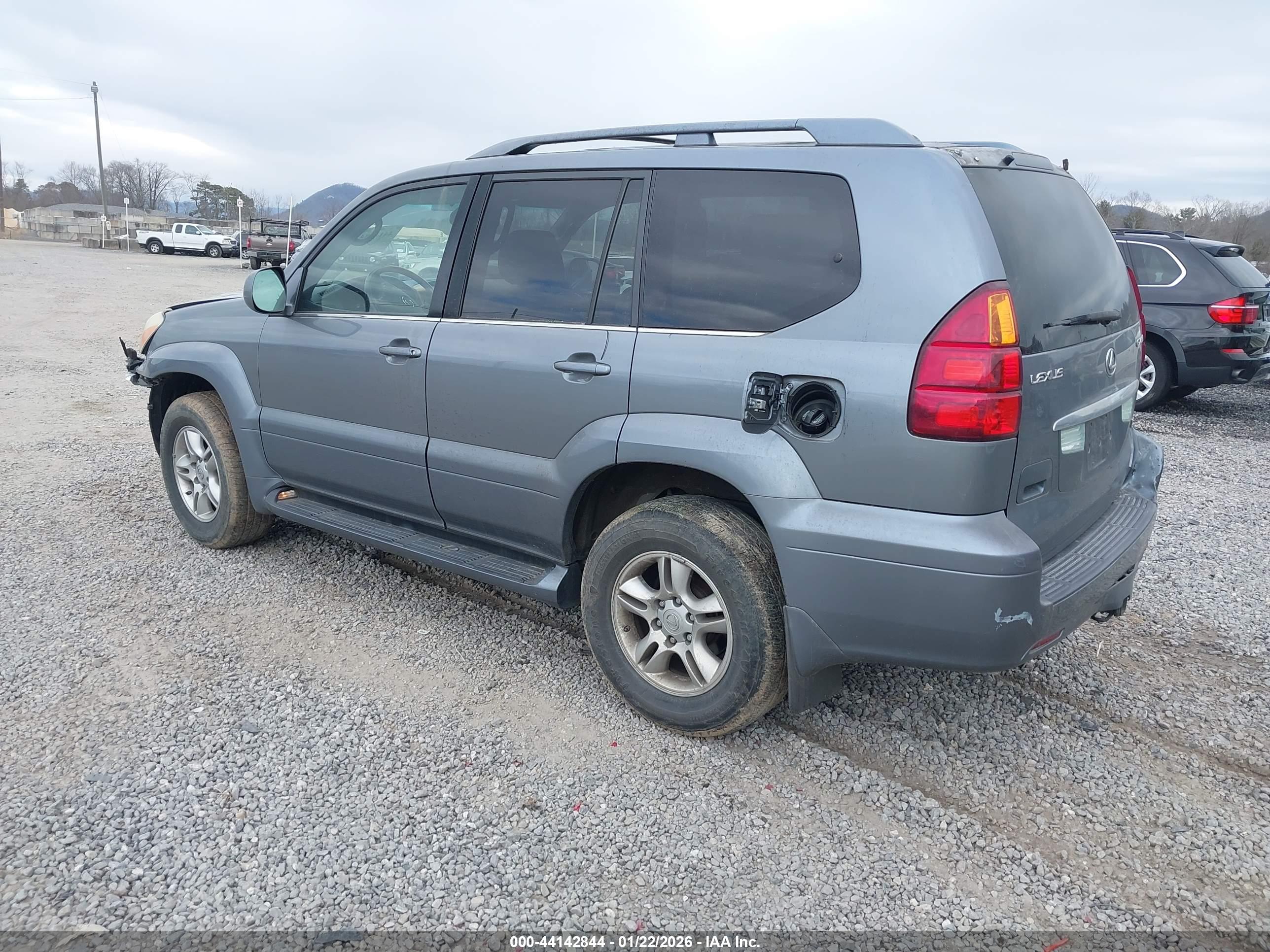 LEXUS GX image 3