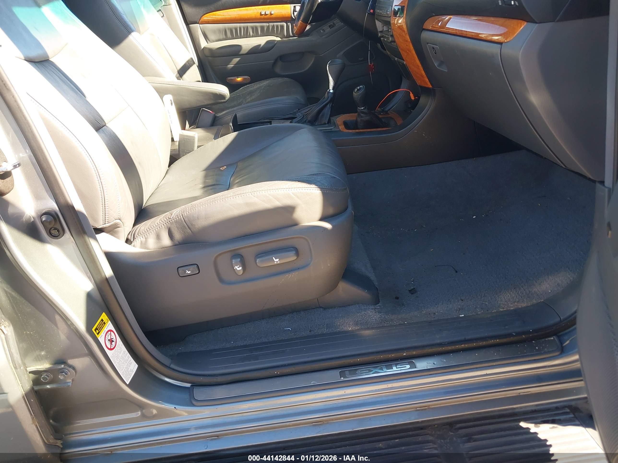 LEXUS GX image 5