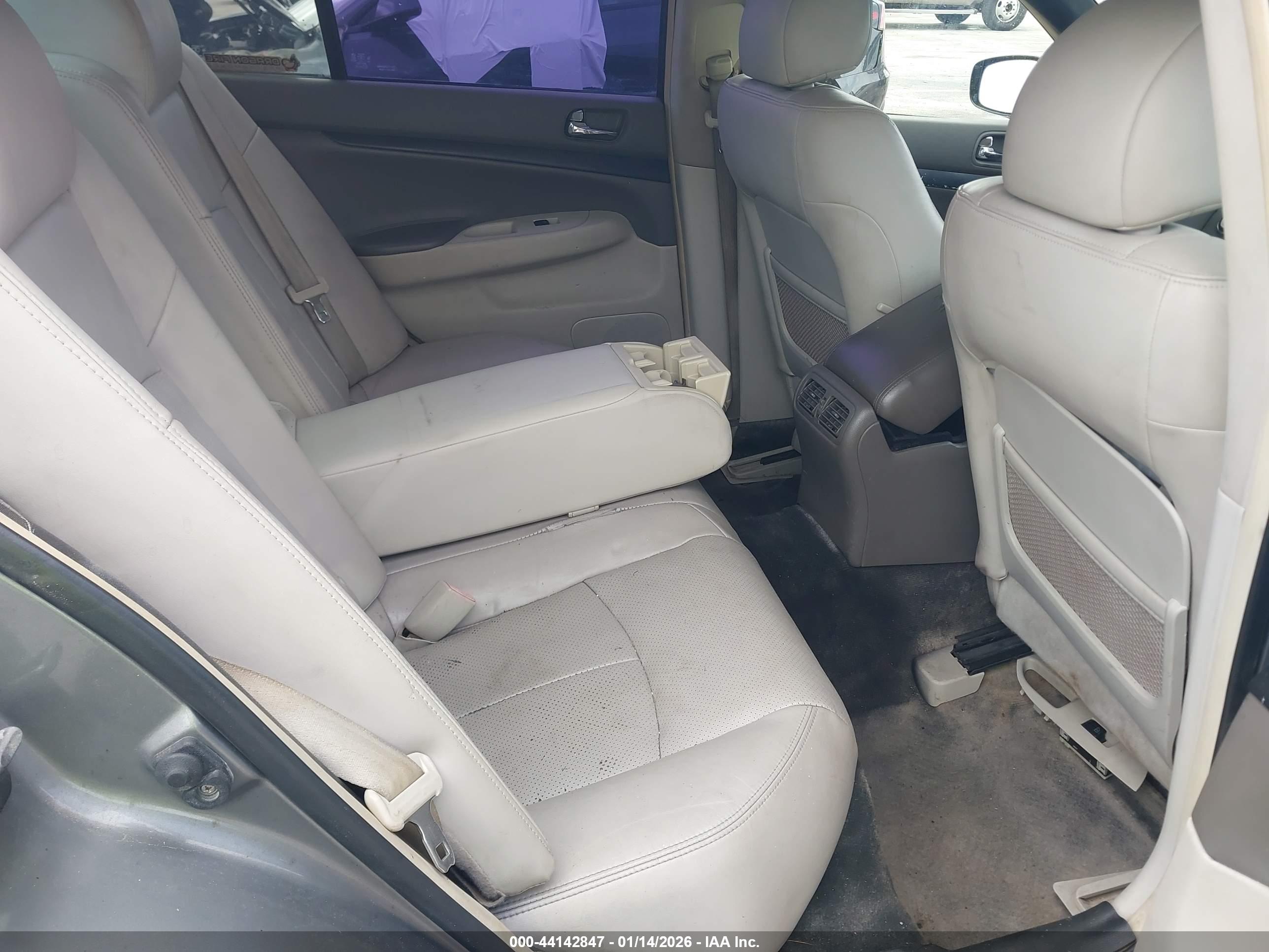 INFINITI G37X image 8