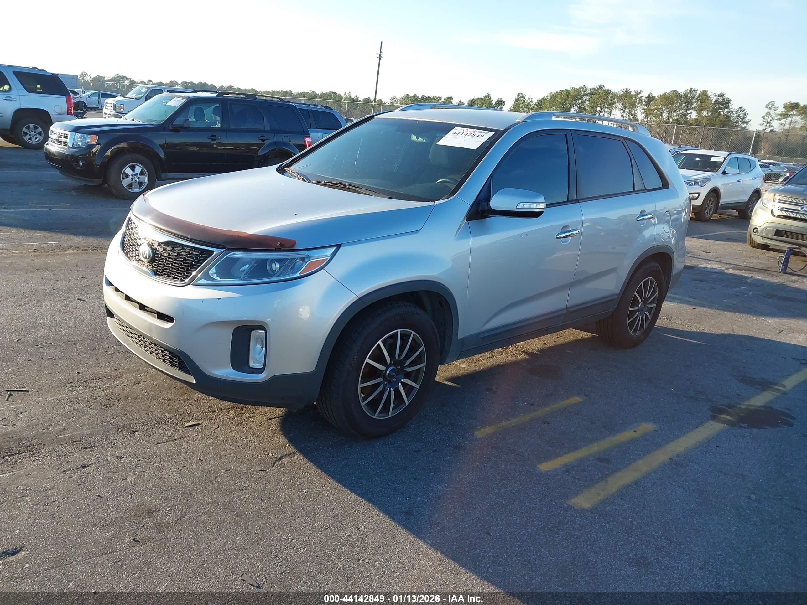 KIA SORENTO image 2