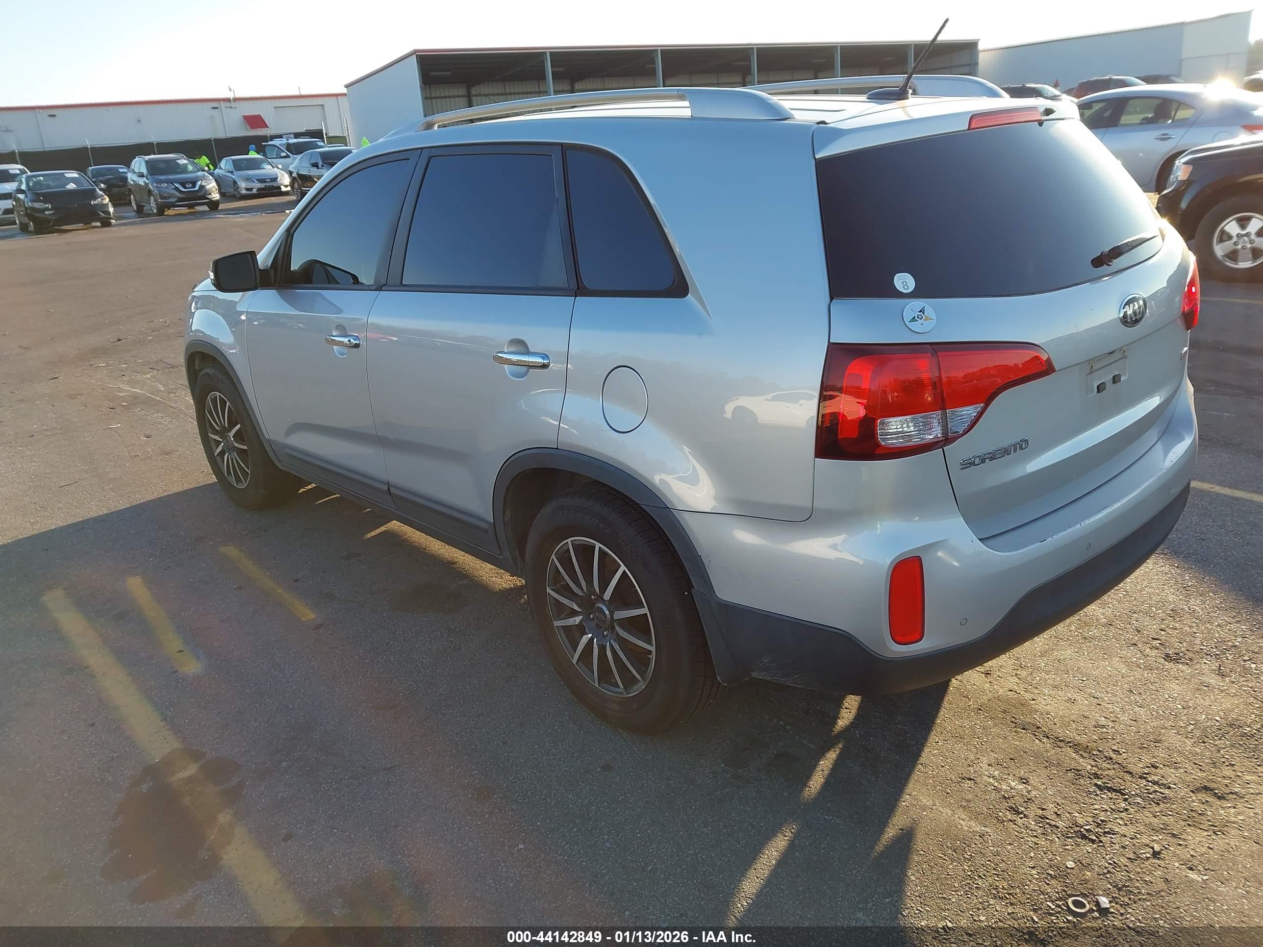 KIA SORENTO image 3