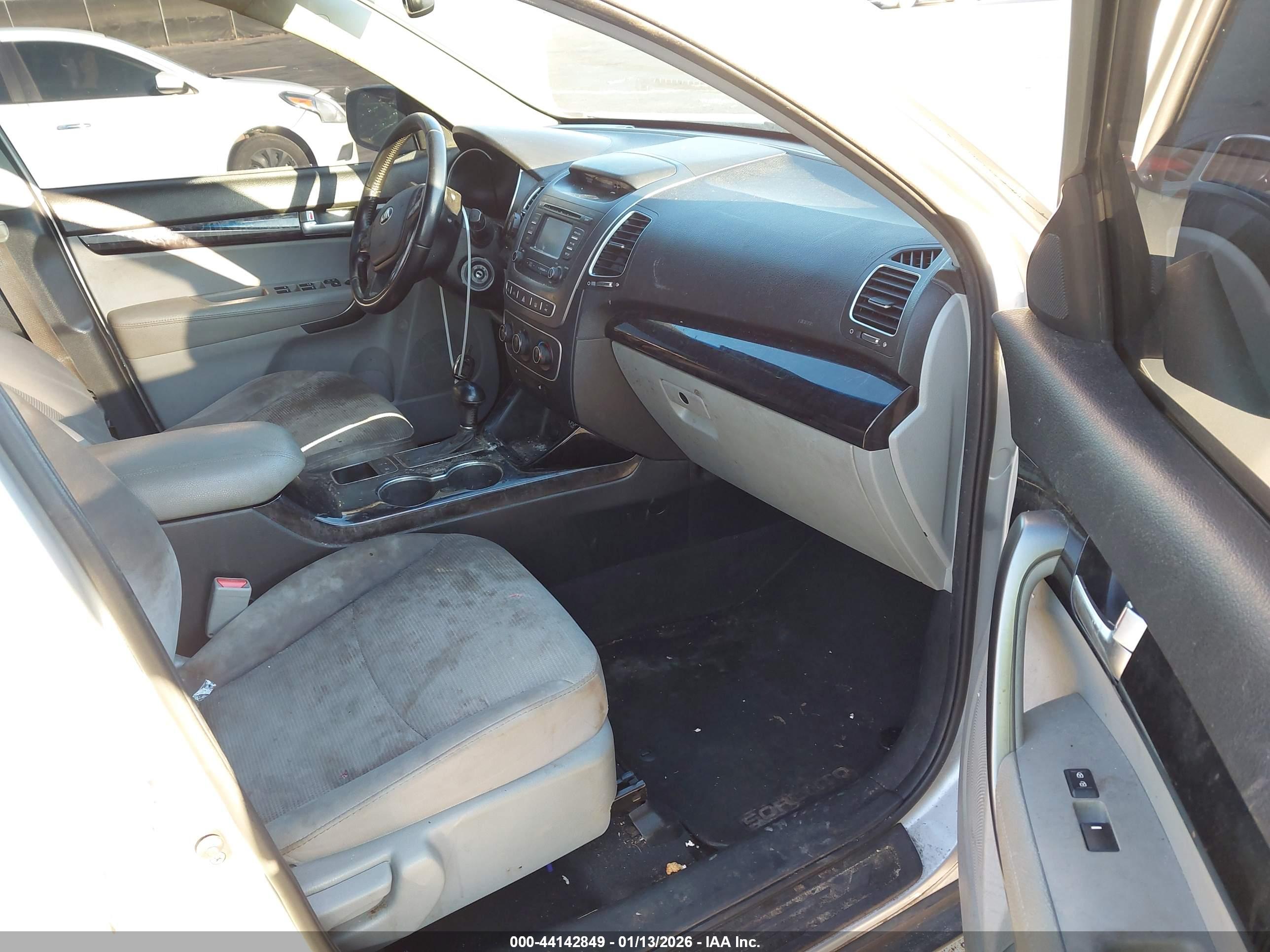 KIA SORENTO image 5